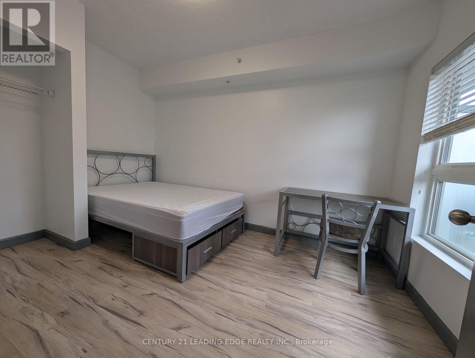 1718 - 258a Sunview Street E Property Photo 7