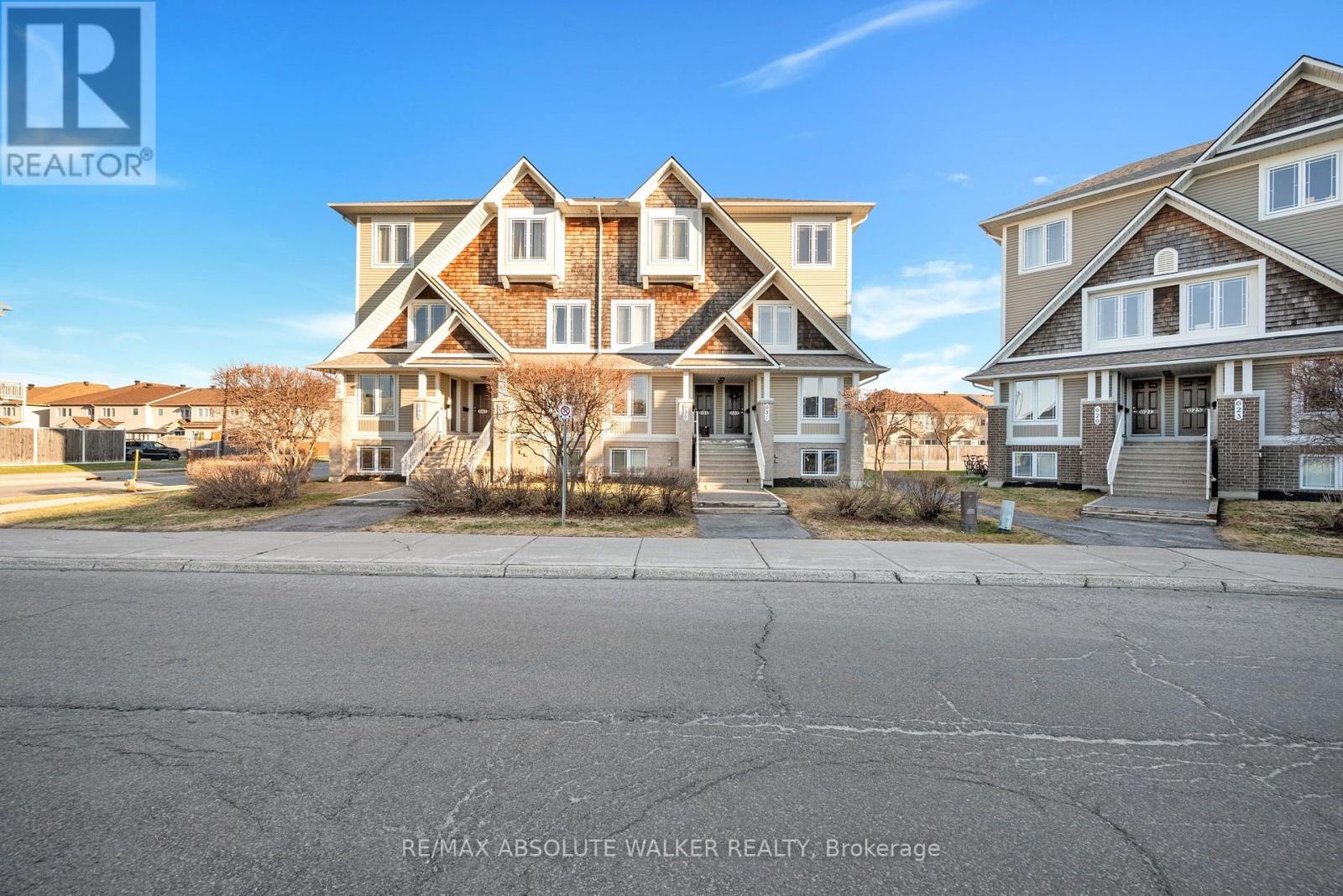 32 - 633 LAKERIDGE DRIVE Property Photo 1