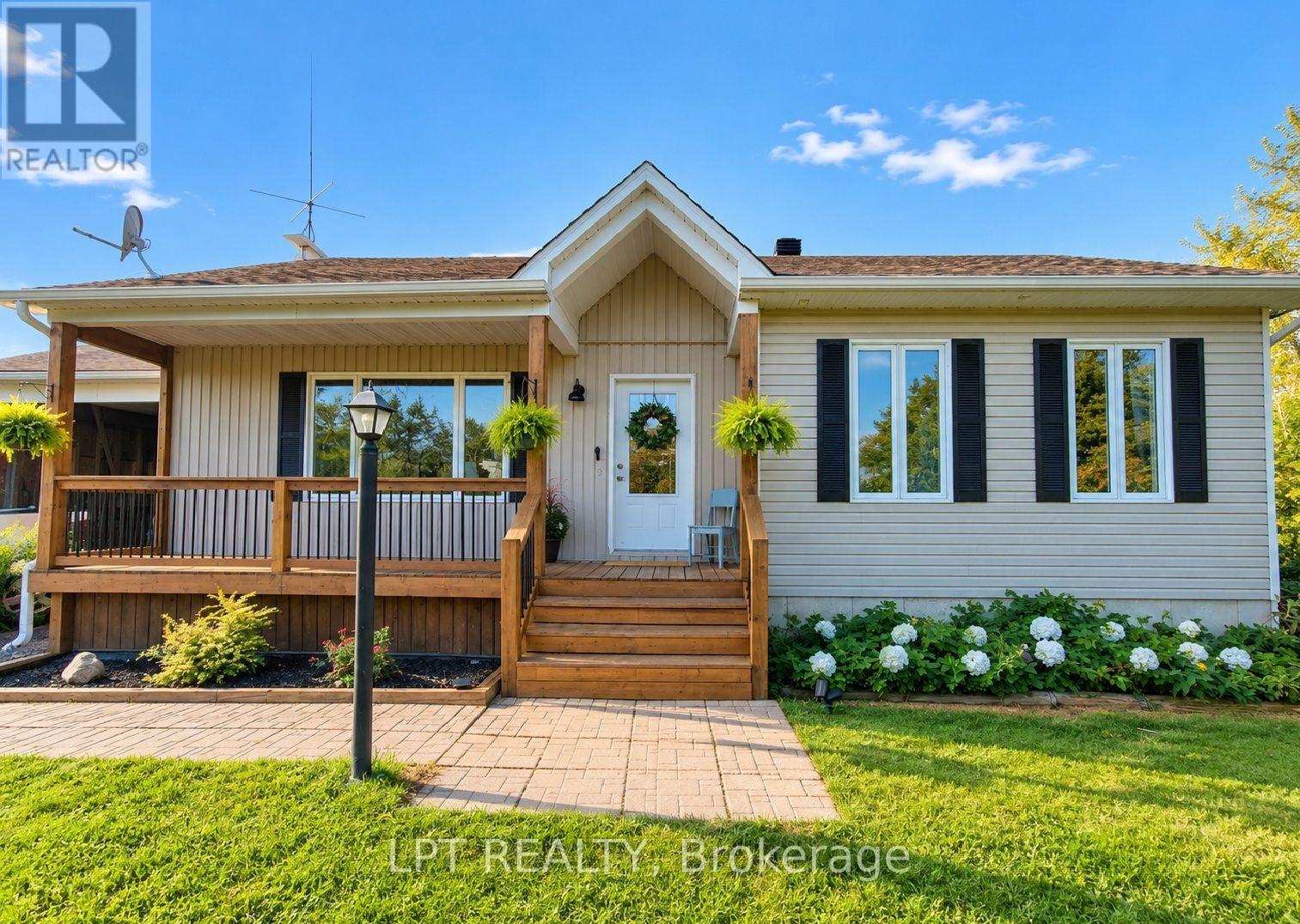 20375 Dunvegan Road E Property Photo 1
