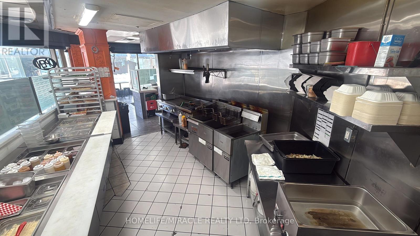 685 Richmond Street Property Photo 10
