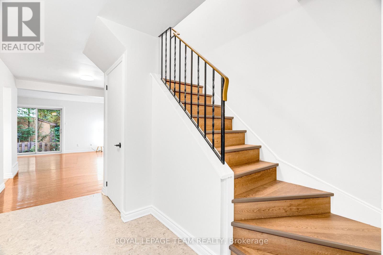 15 - 121 Castlefrank Road Property Photo 22
