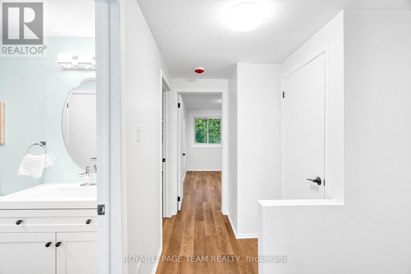 15 - 121 Castlefrank Road Property Photo 30