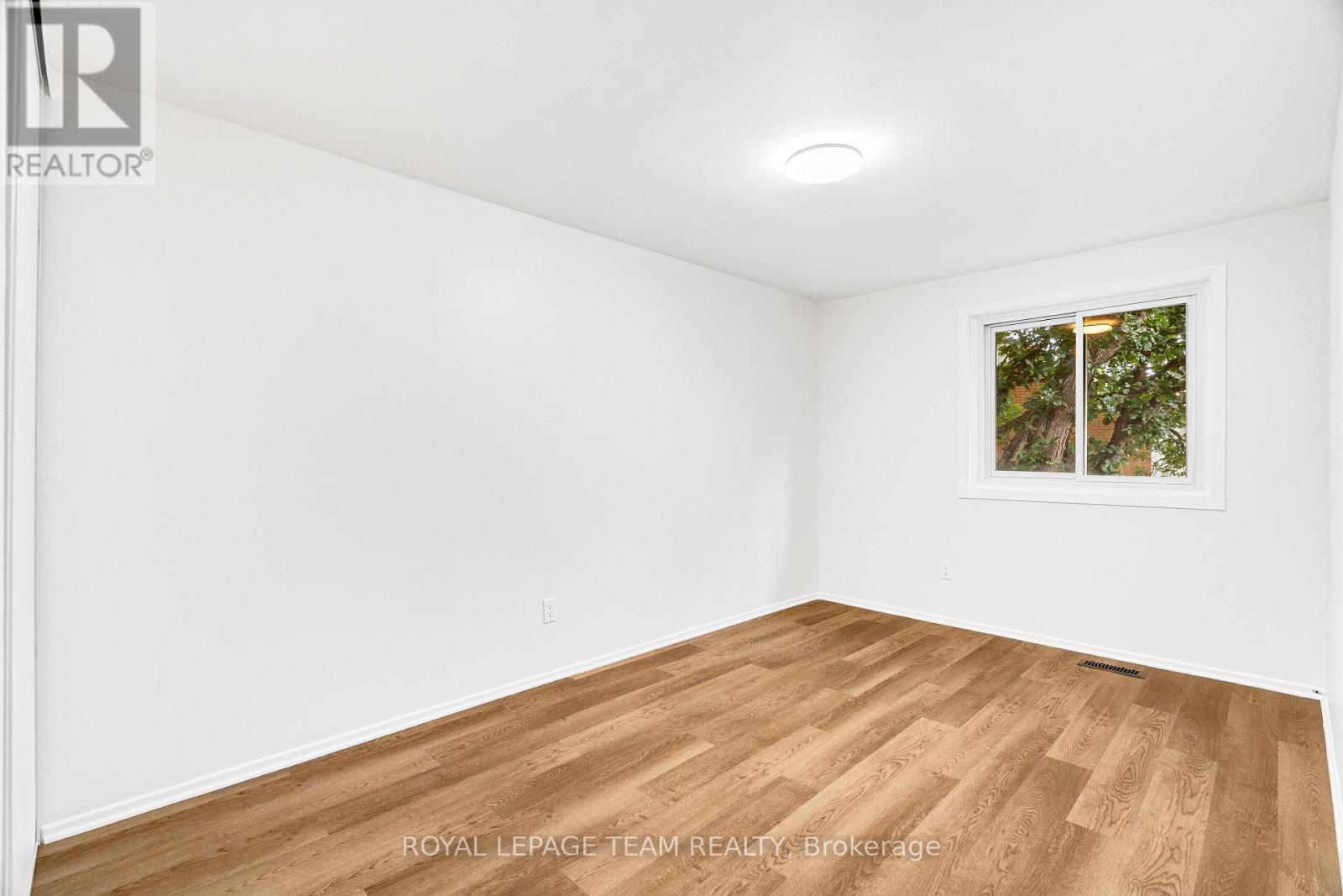 15 - 121 Castlefrank Road Property Photo 35