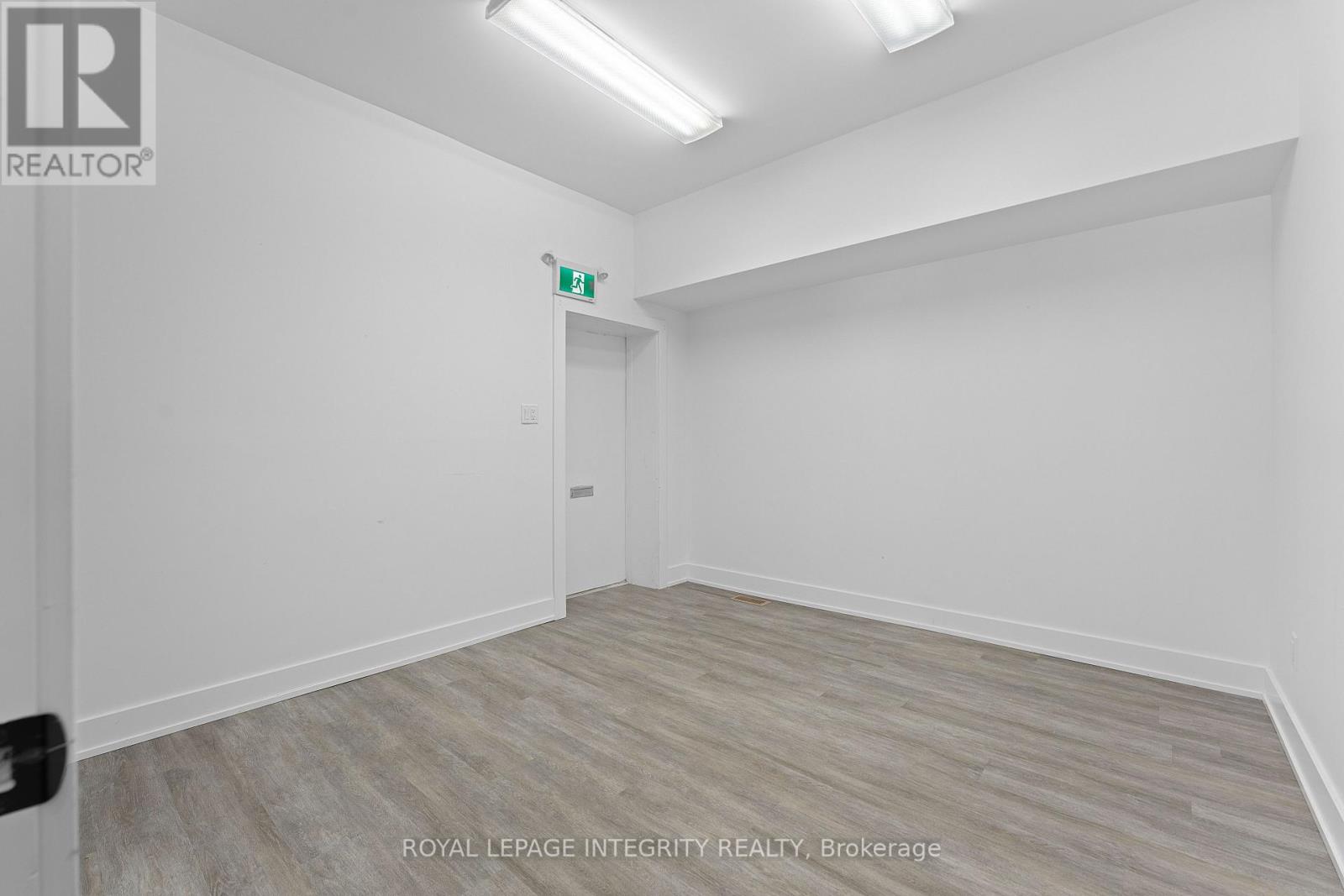34 Market Street Property Photo 7