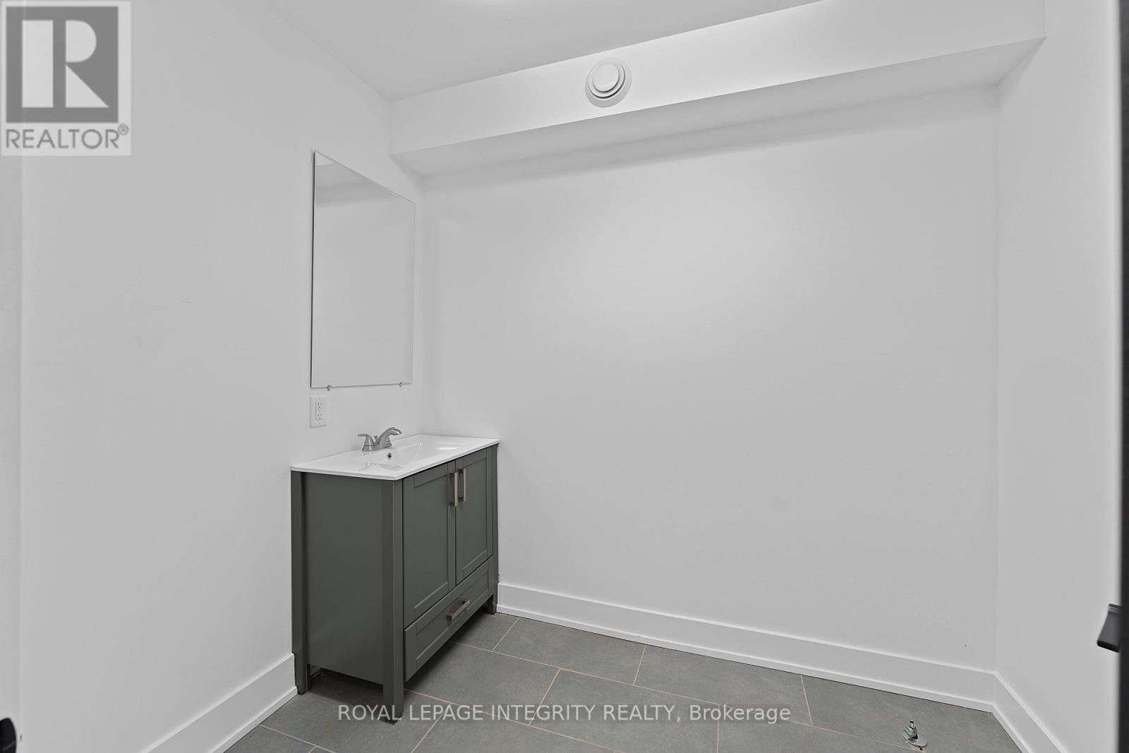 34 Market Street Property Photo 11
