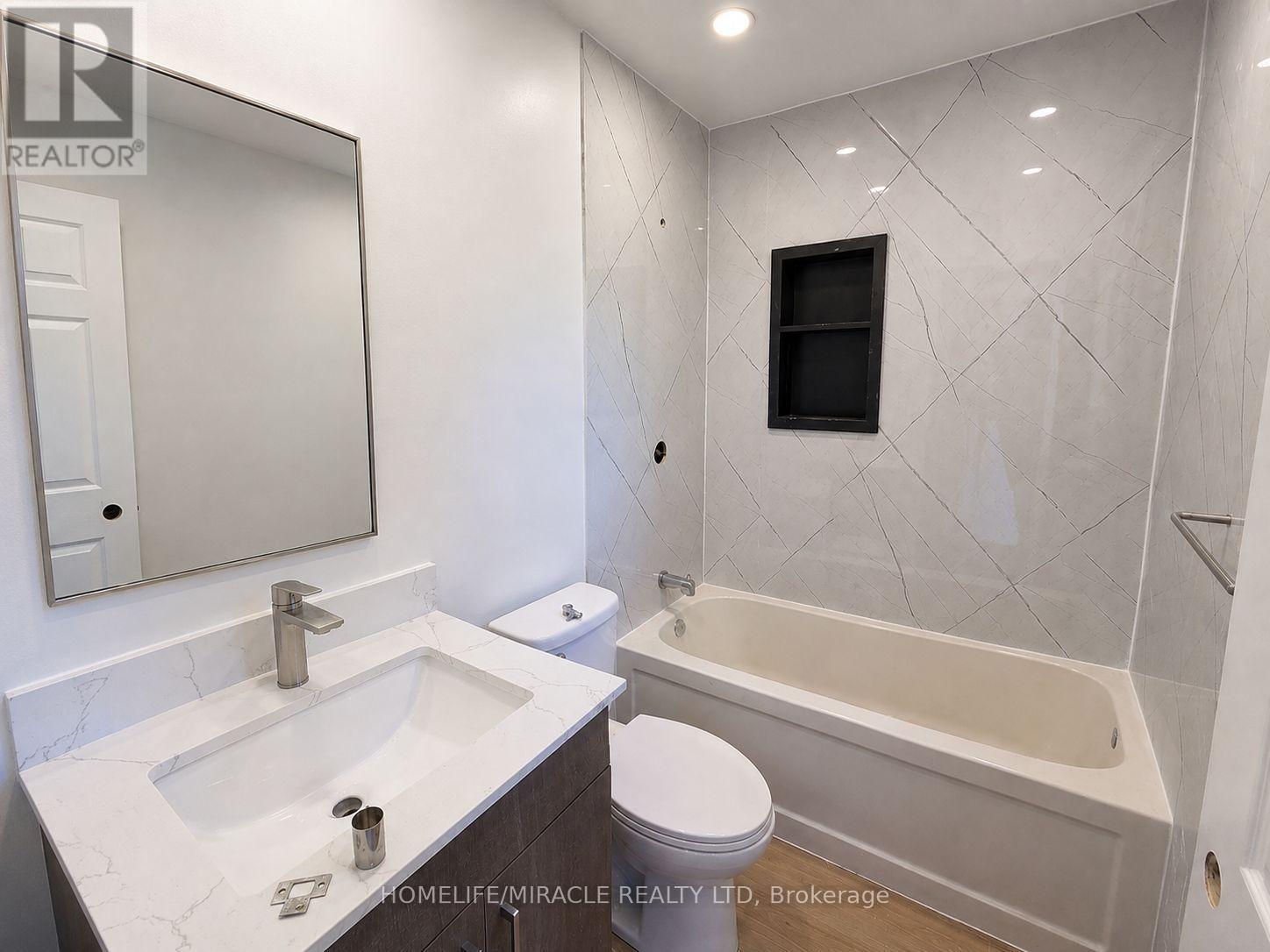 Main - 5622 Lowell Avenue Property Photo 5