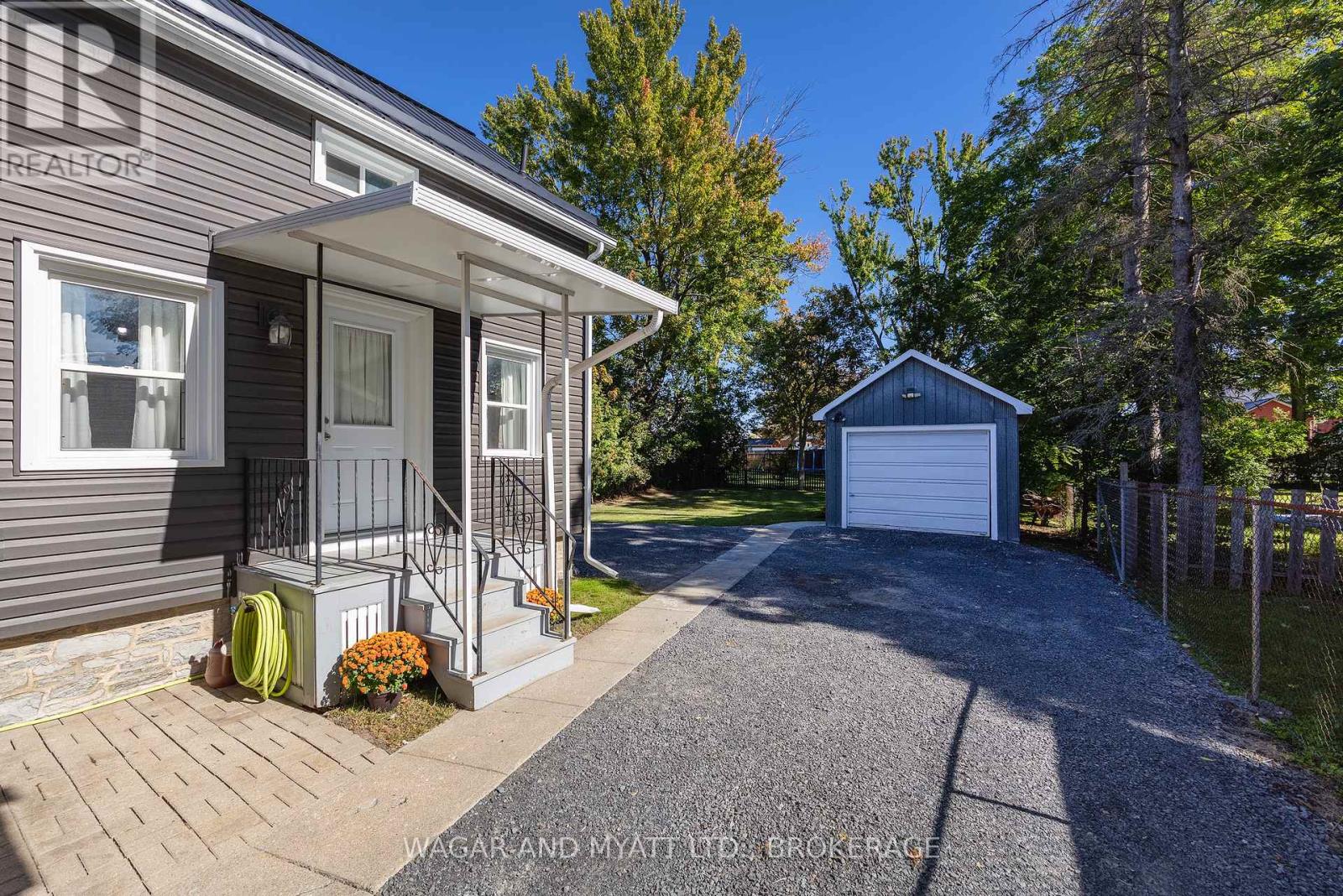 205 Centre Street N Property Photo 3