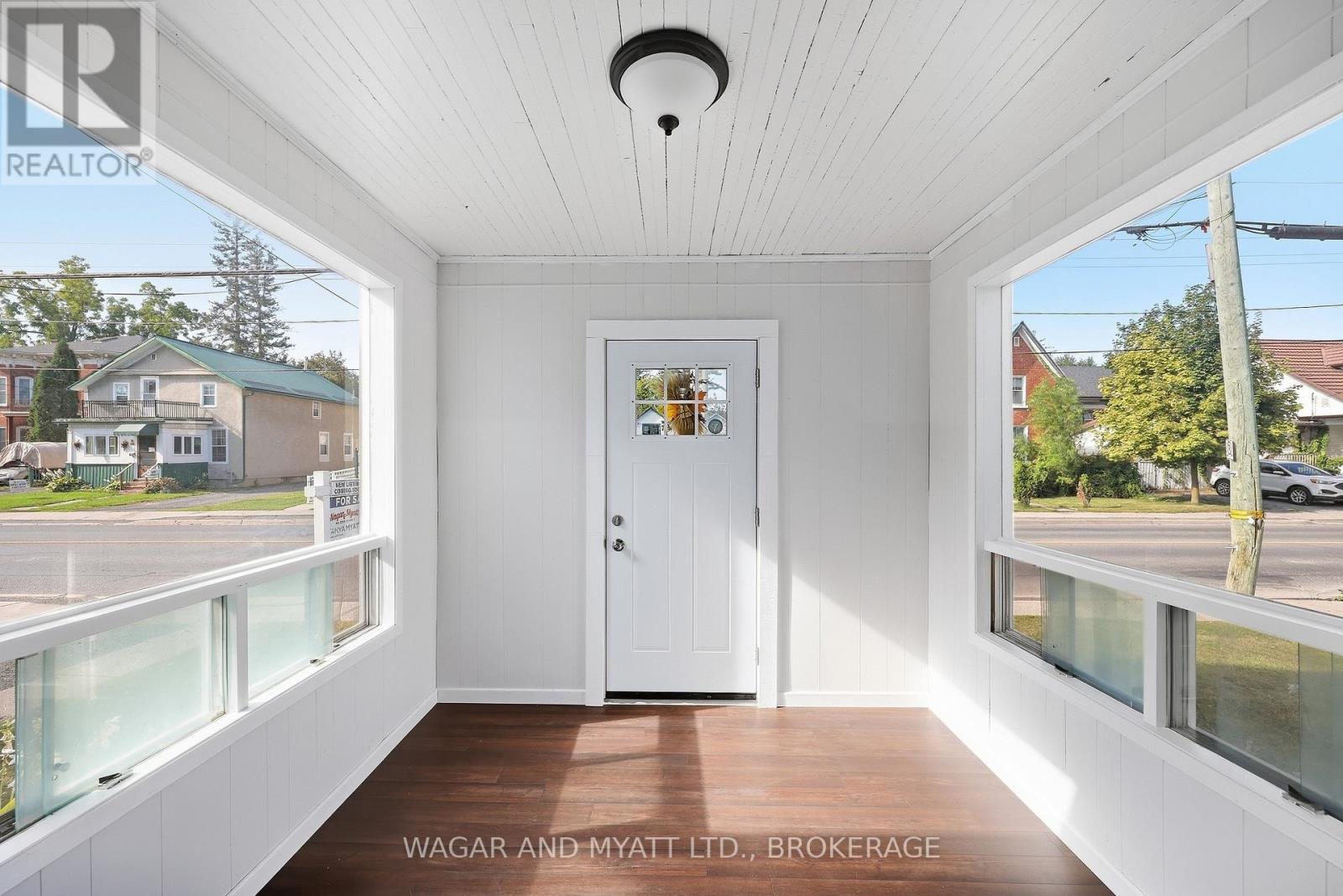 205 Centre Street N Property Photo 7