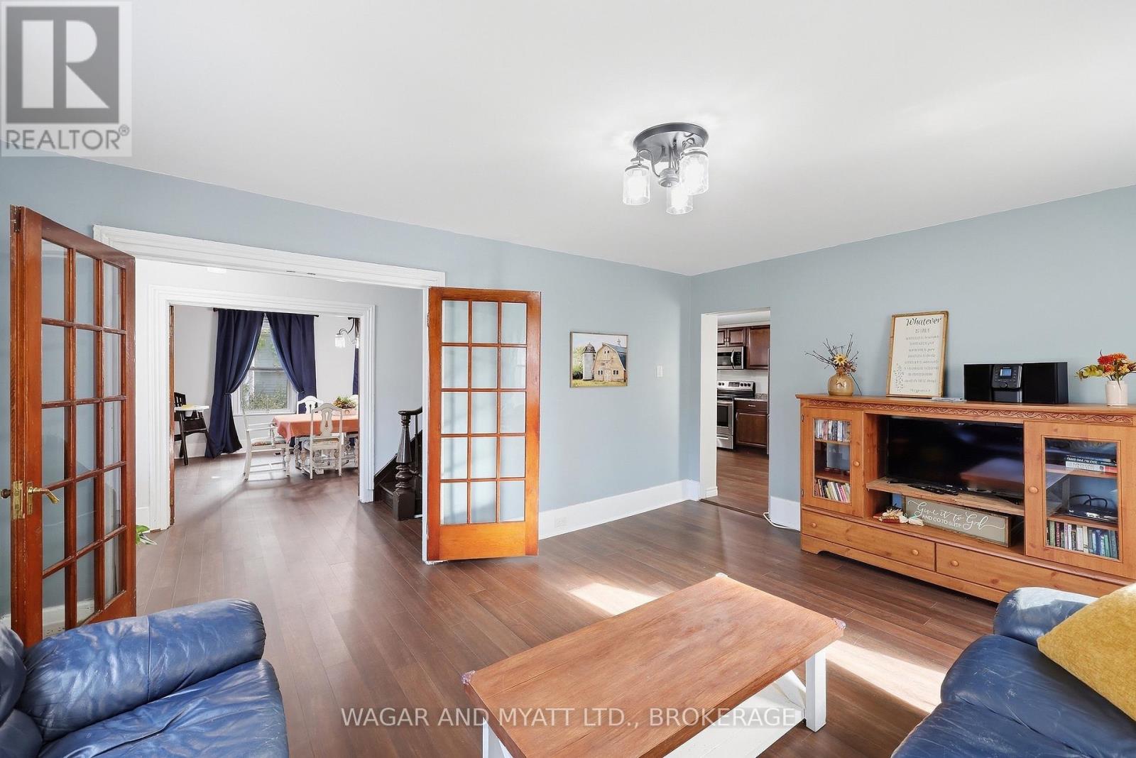 205 Centre Street N Property Photo 12