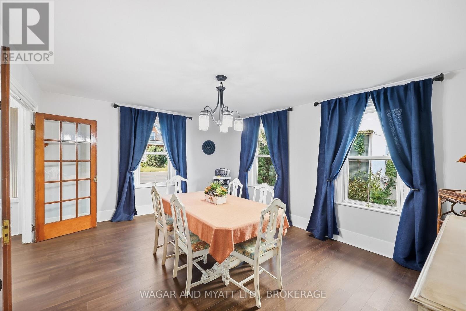 205 Centre Street N Property Photo 14