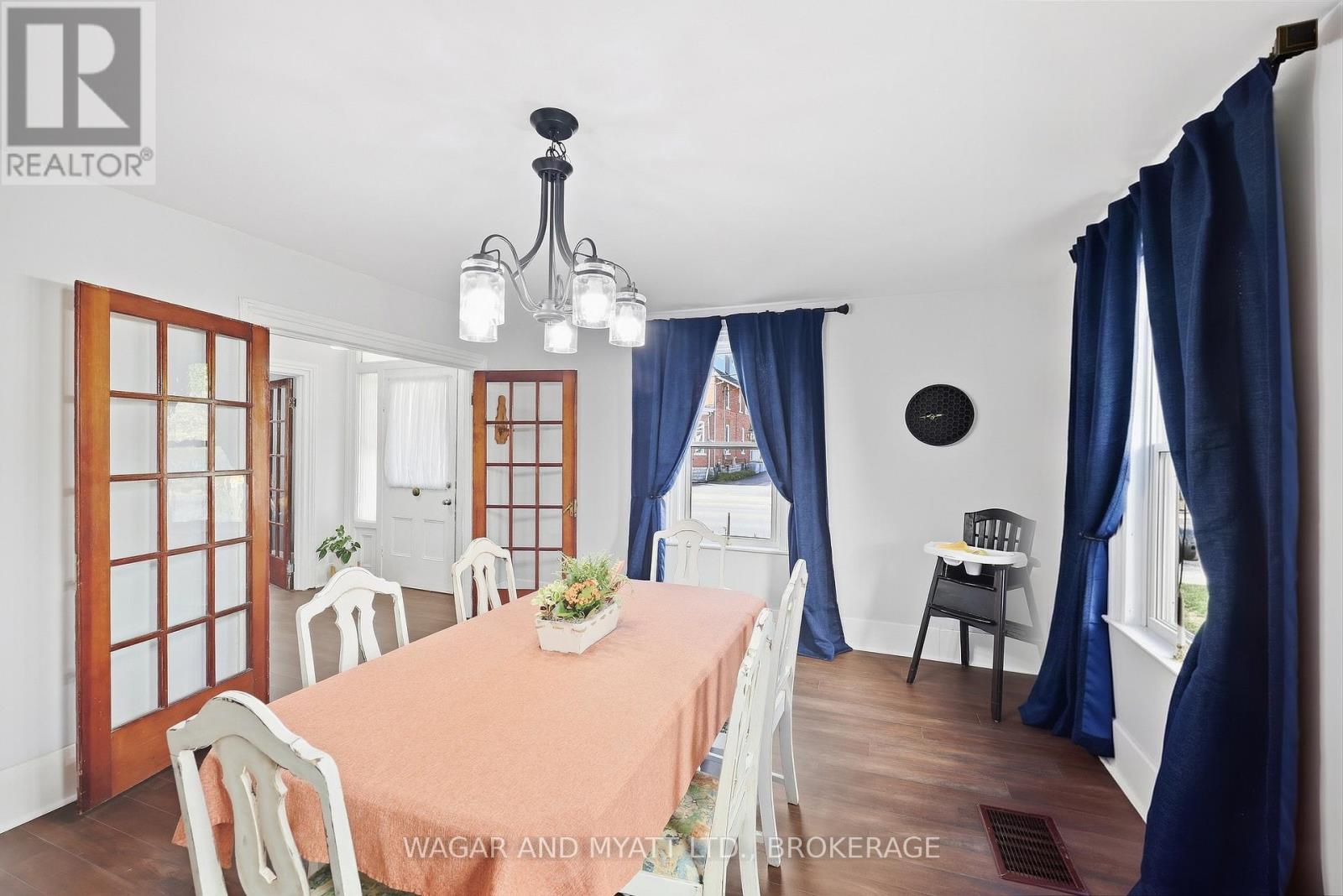 205 Centre Street N Property Photo 15