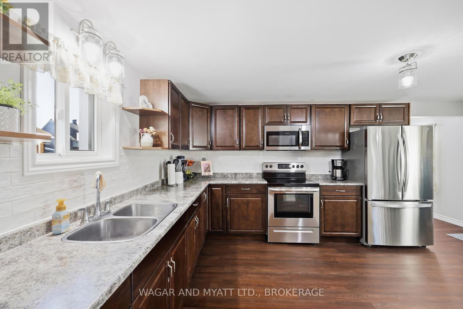 205 Centre Street N Property Photo 18