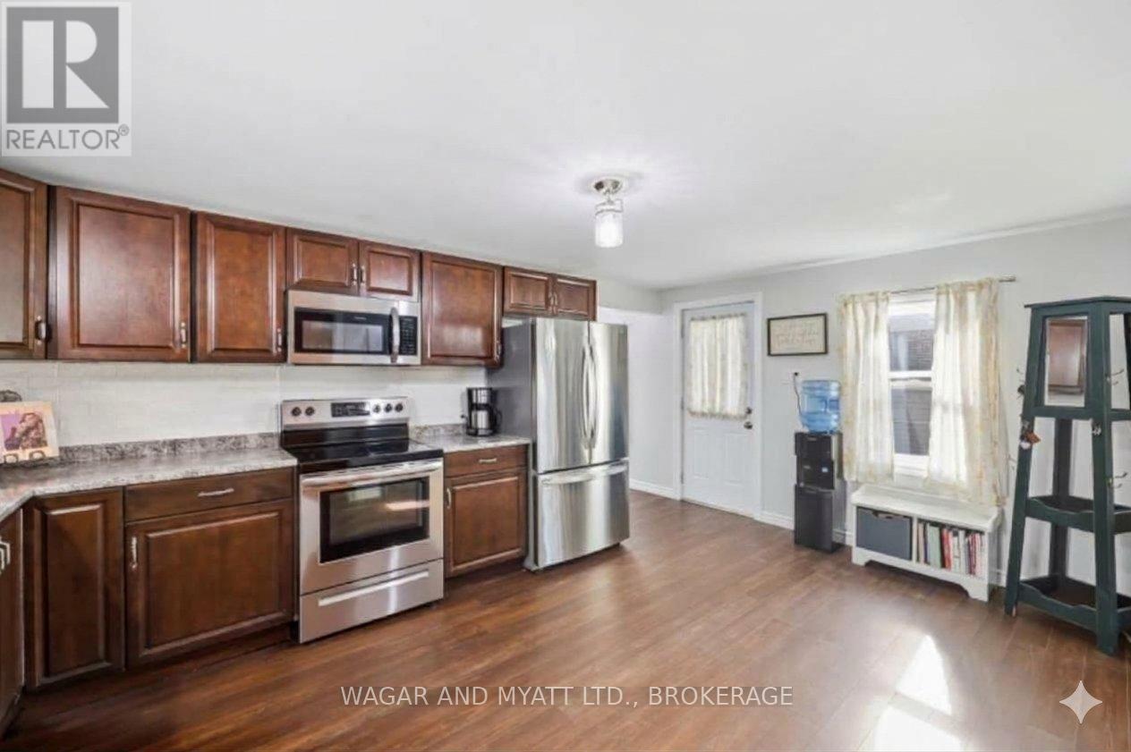 205 Centre Street N Property Photo 20