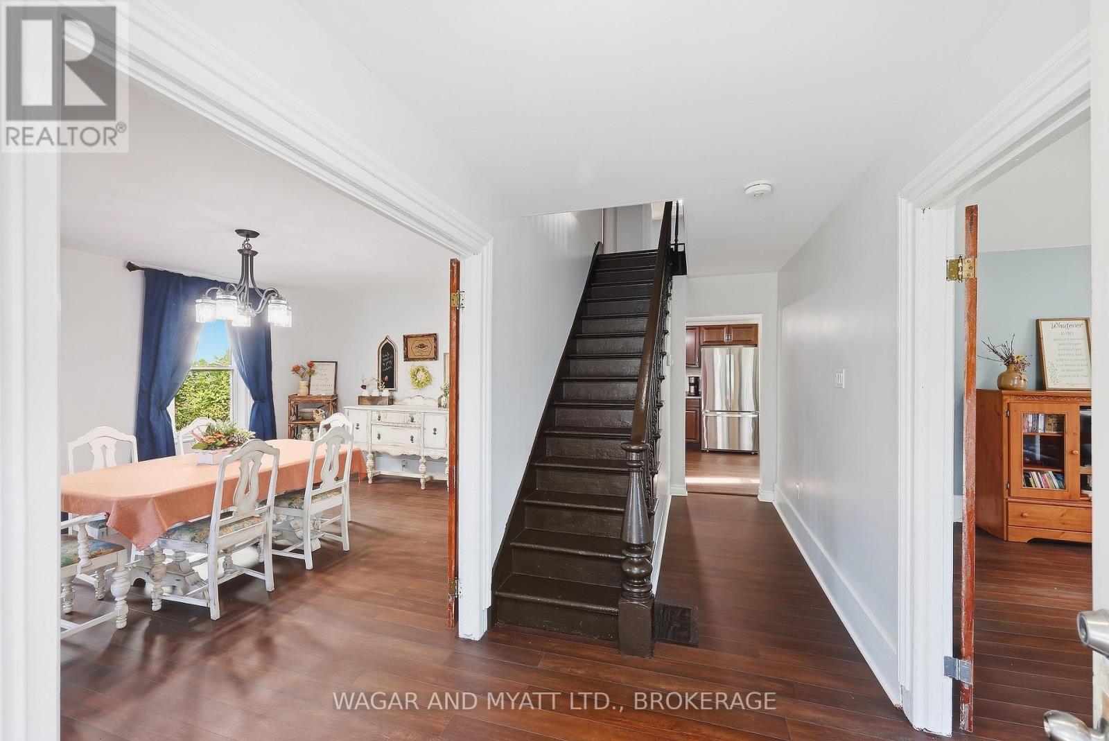 205 Centre Street N Property Photo 24