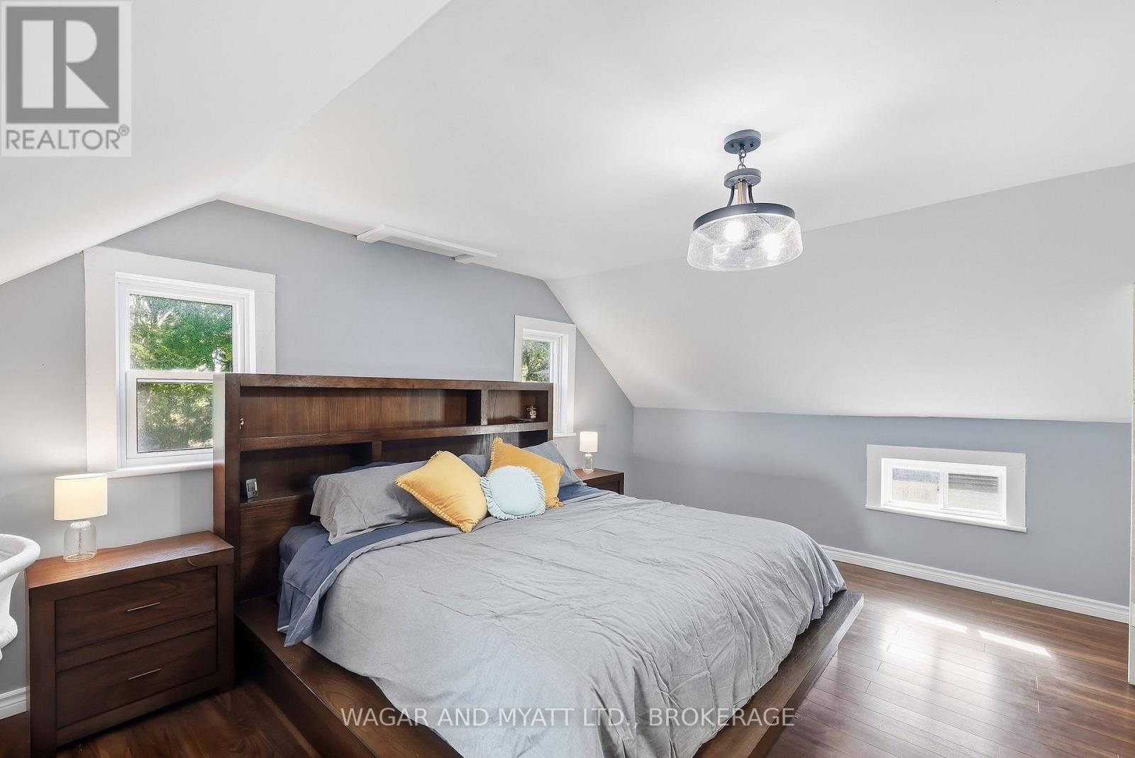 205 Centre Street N Property Photo 28