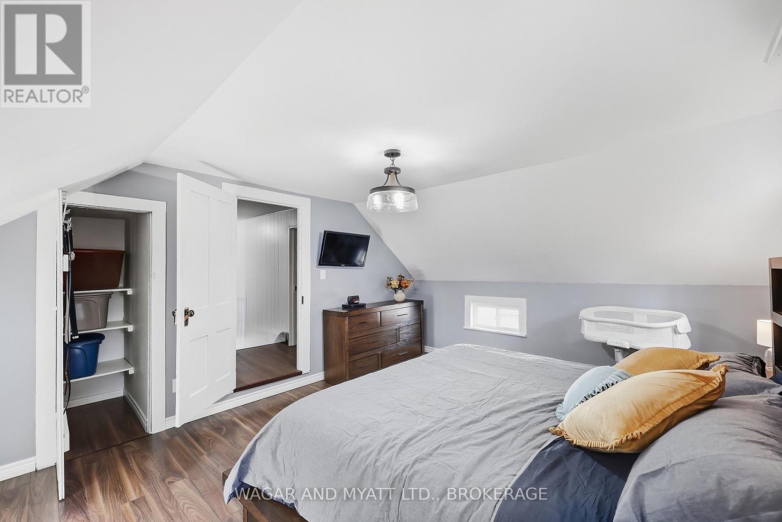 205 Centre Street N Property Photo 29