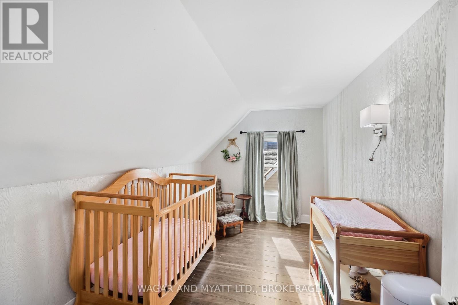 205 Centre Street N Property Photo 30