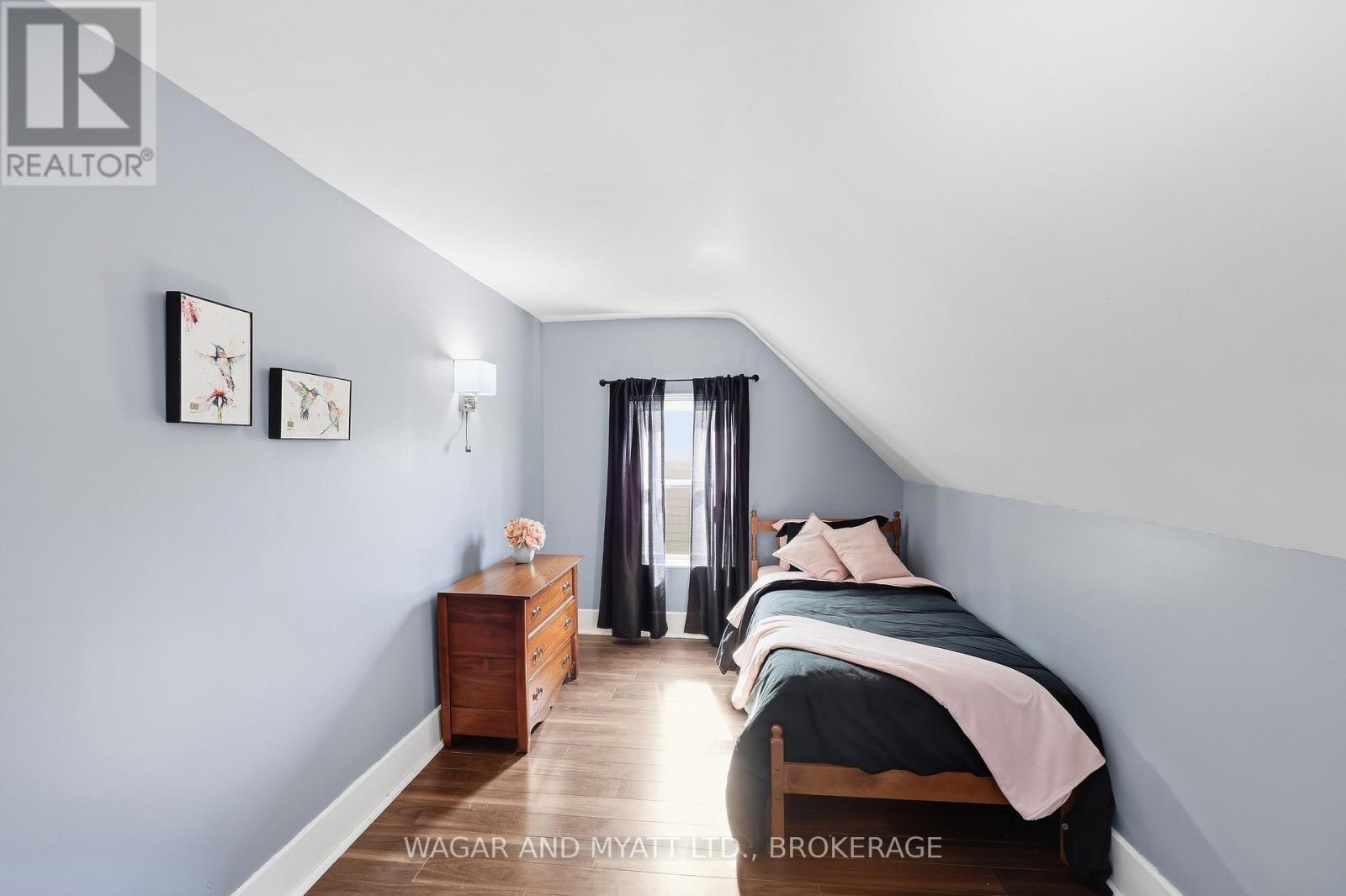 205 Centre Street N Property Photo 32