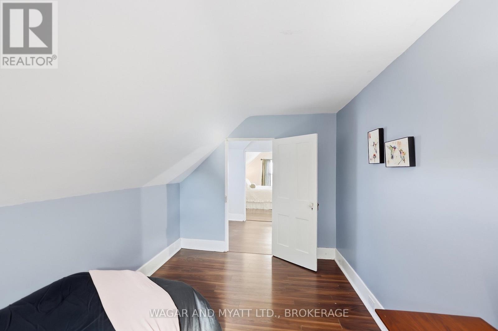 205 Centre Street N Property Photo 33