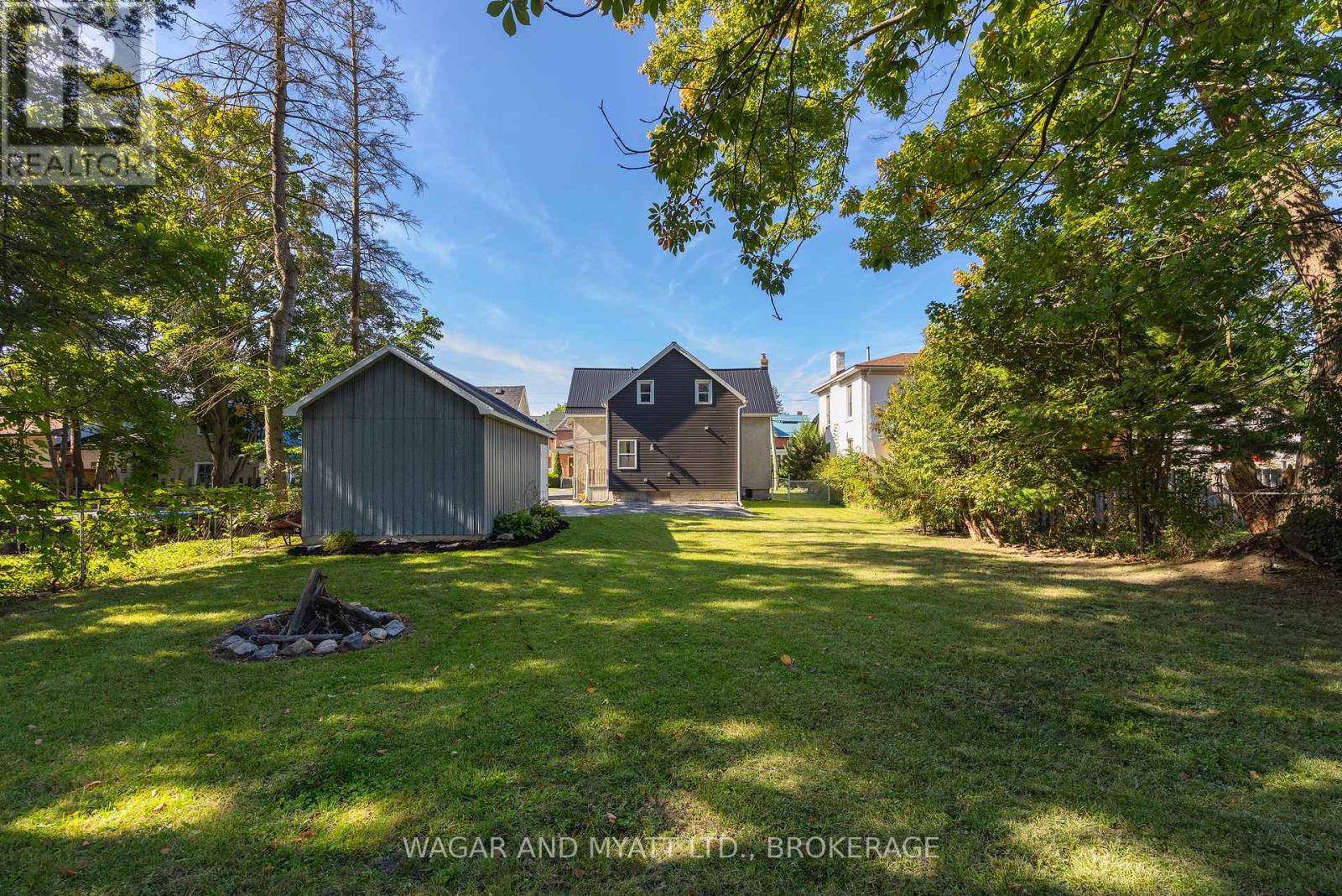 205 Centre Street N Property Photo 37