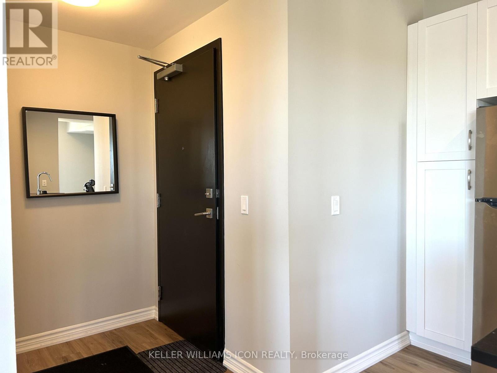 605 - 1350 Hemlock Road Property Photo 2