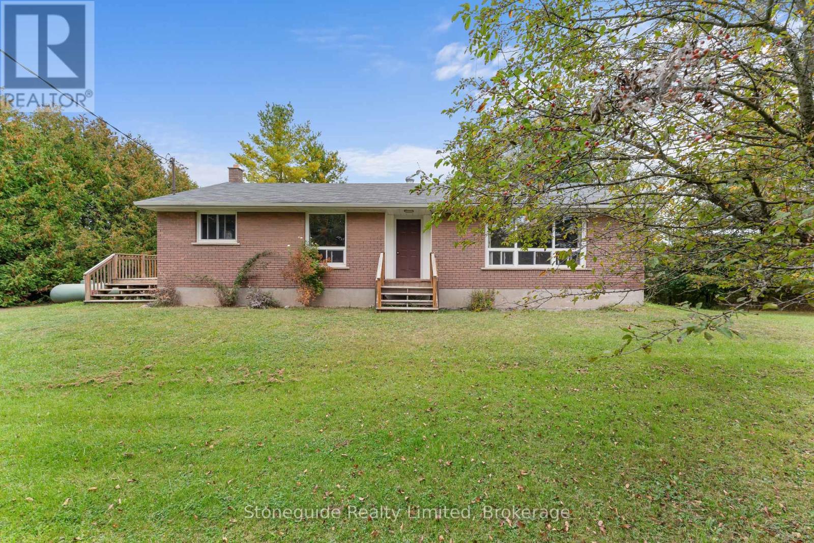 100 Moloney Line Property Photo 4