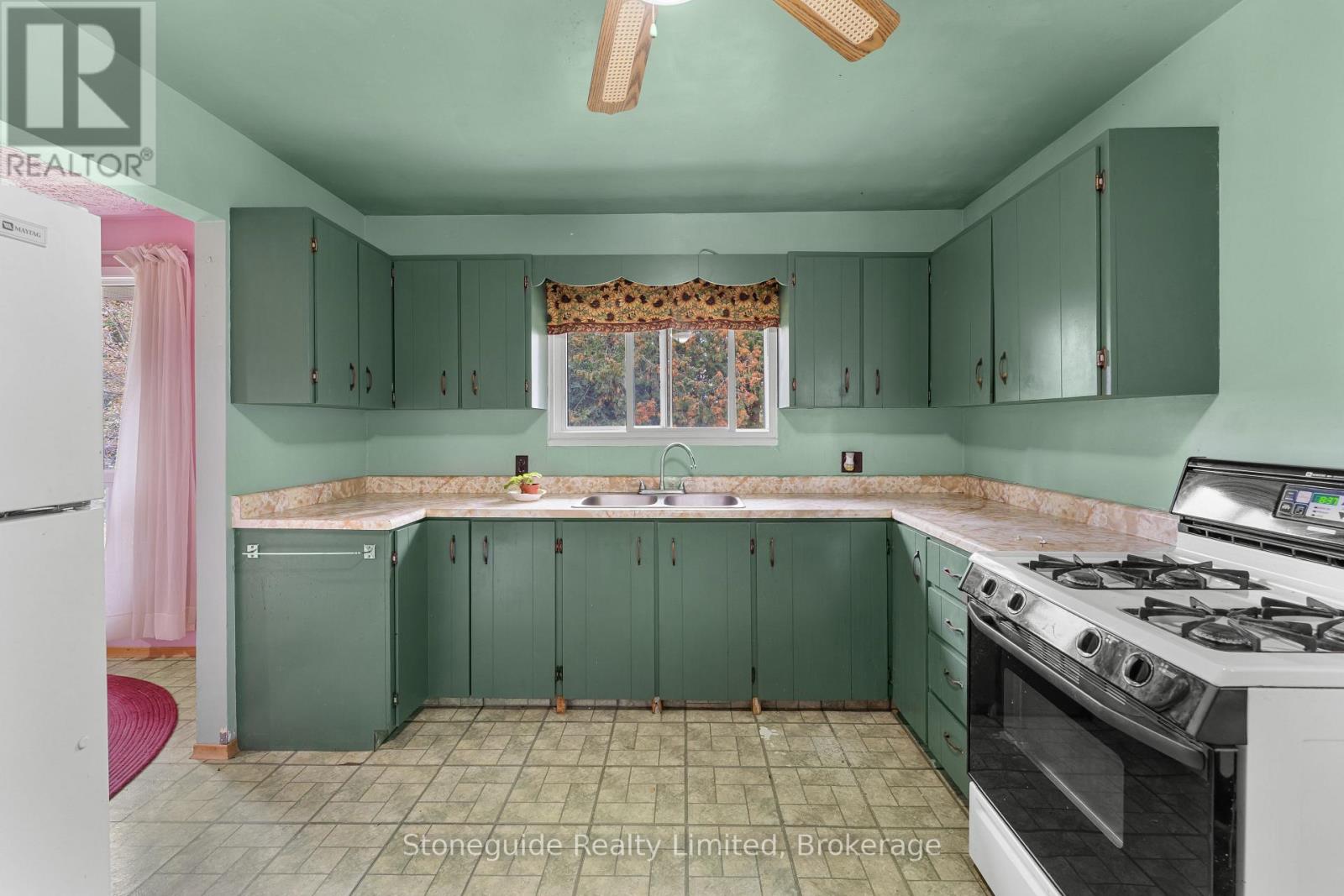 100 Moloney Line Property Photo 10