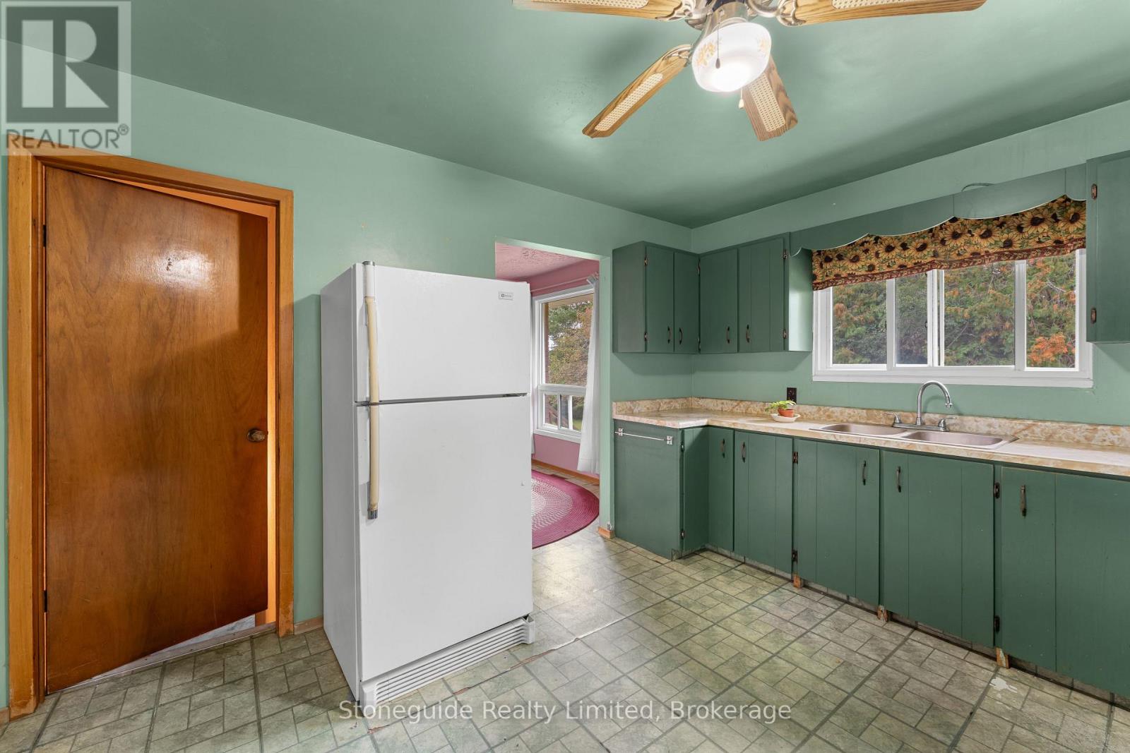 100 Moloney Line Property Photo 11
