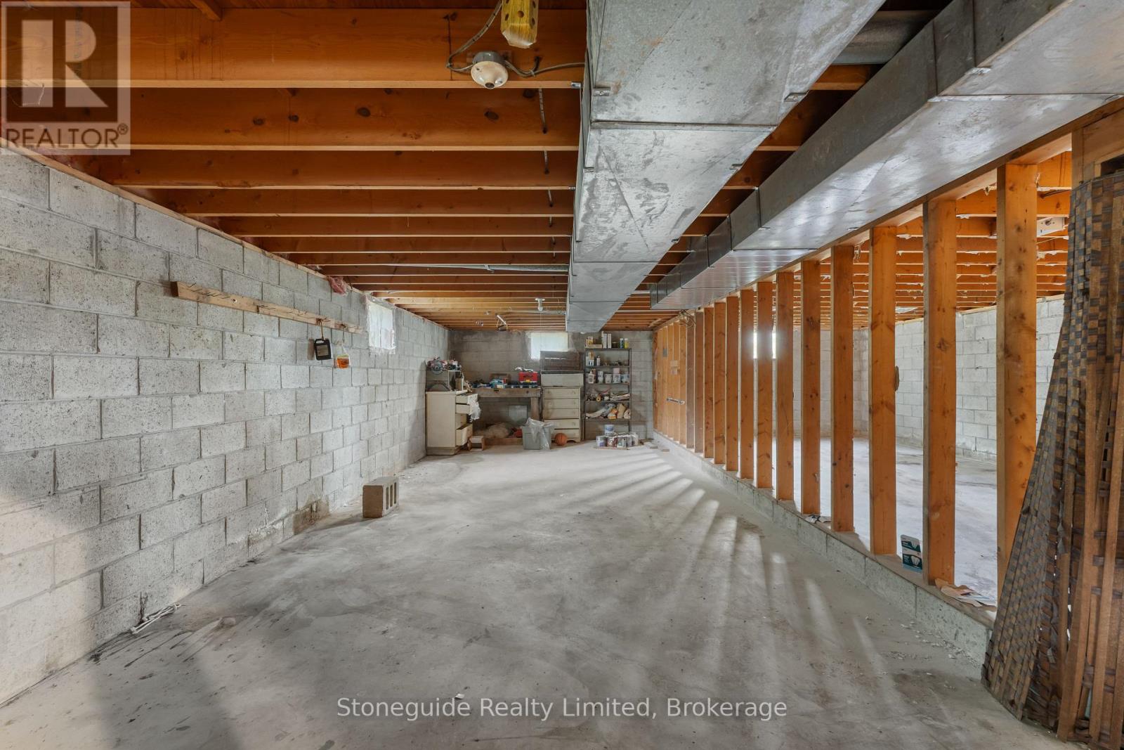 100 Moloney Line Property Photo 19
