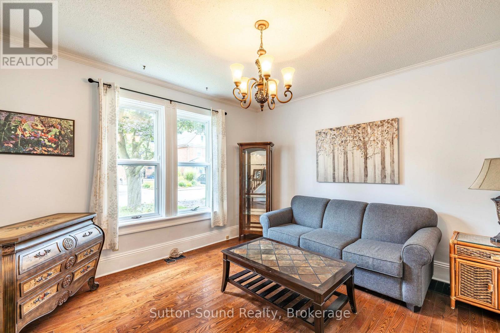 359 5th Street E Property Photo 5