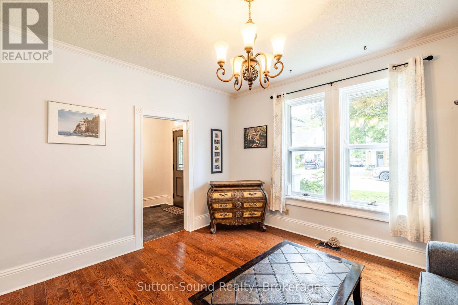 359 5th Street E Property Photo 6