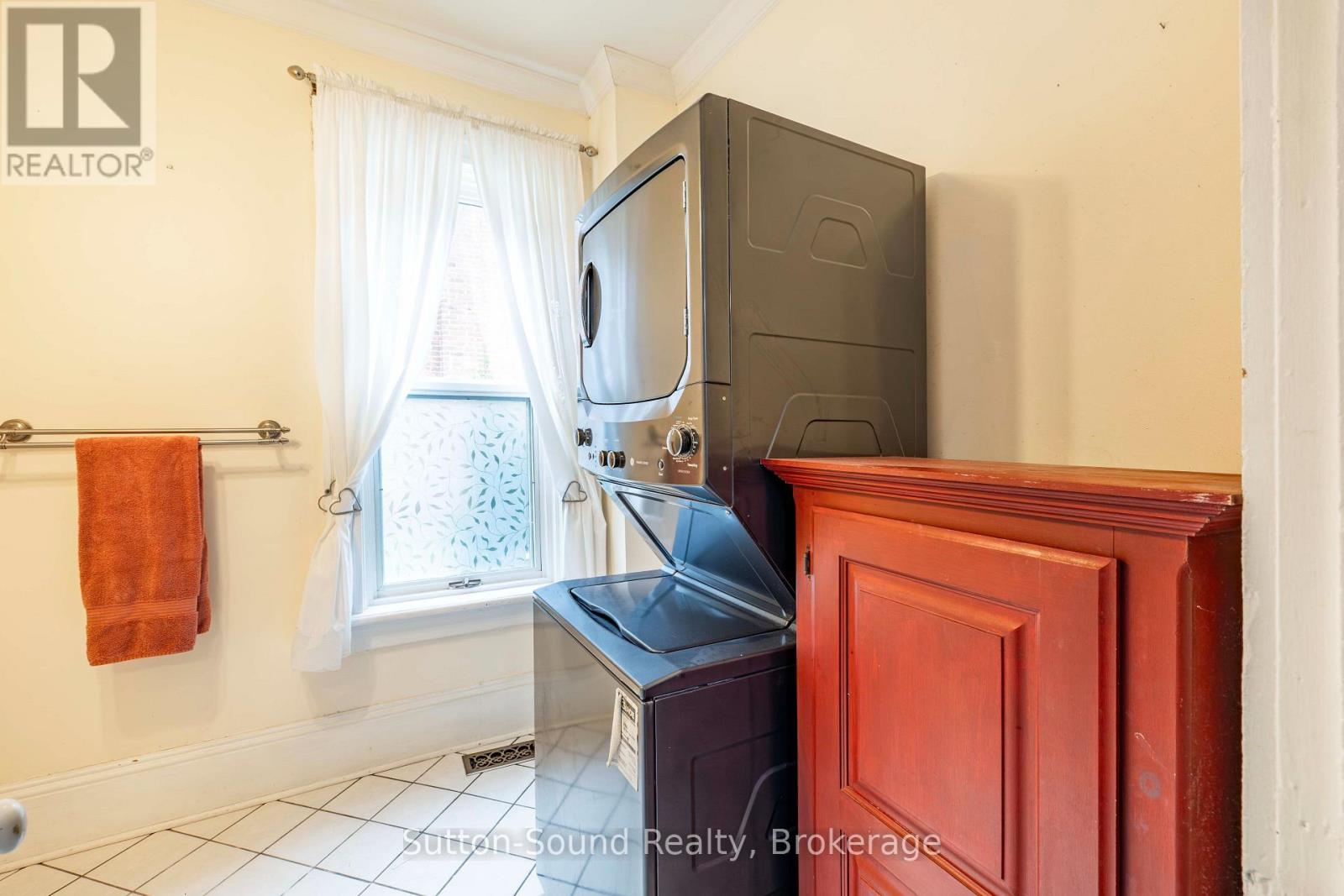 359 5th Street E Property Photo 13