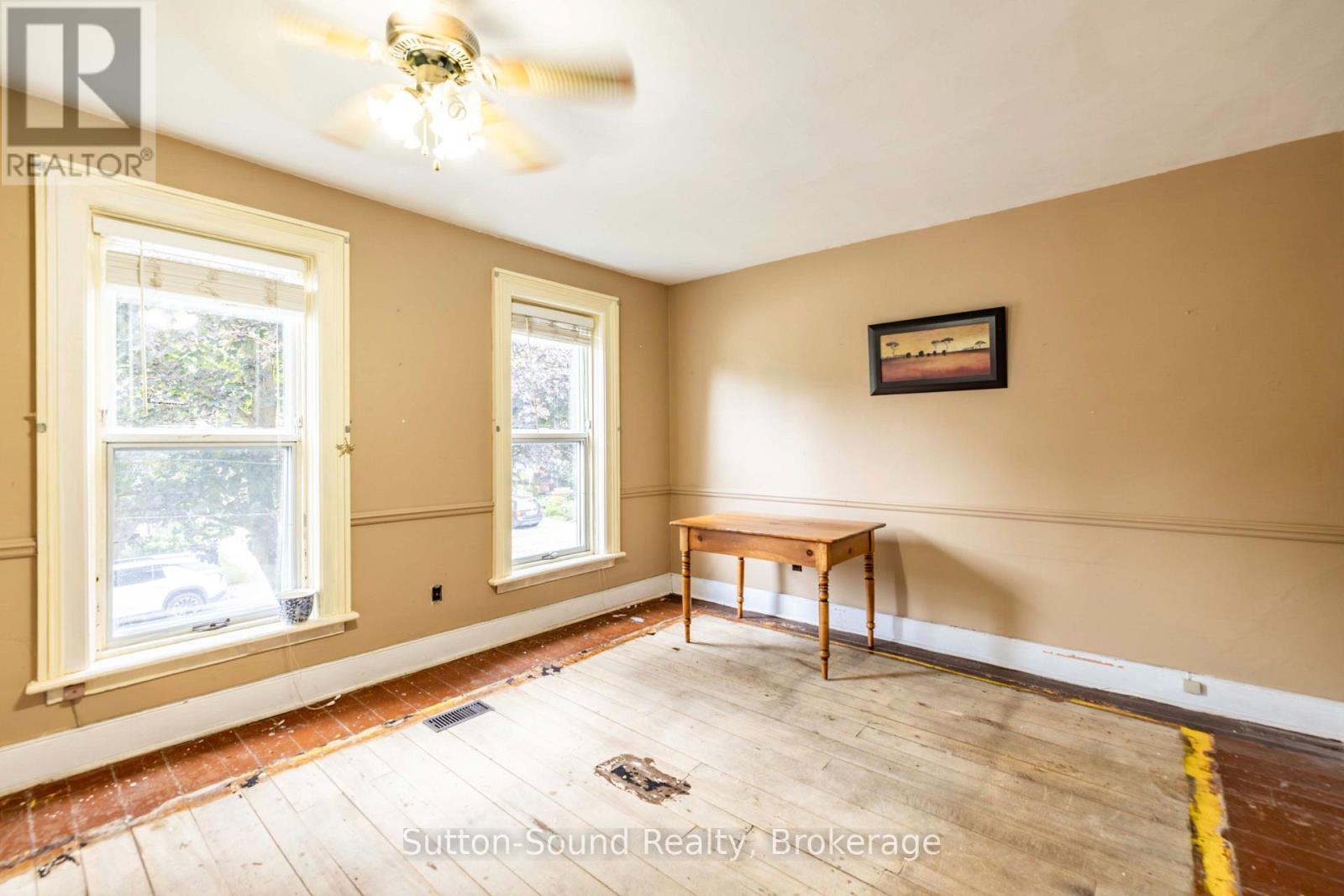 359 5th Street E Property Photo 16