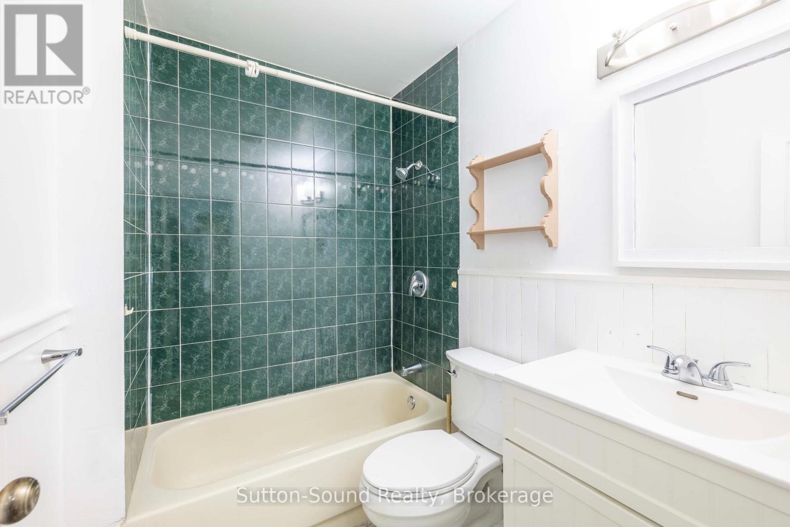 359 5th Street E Property Photo 20