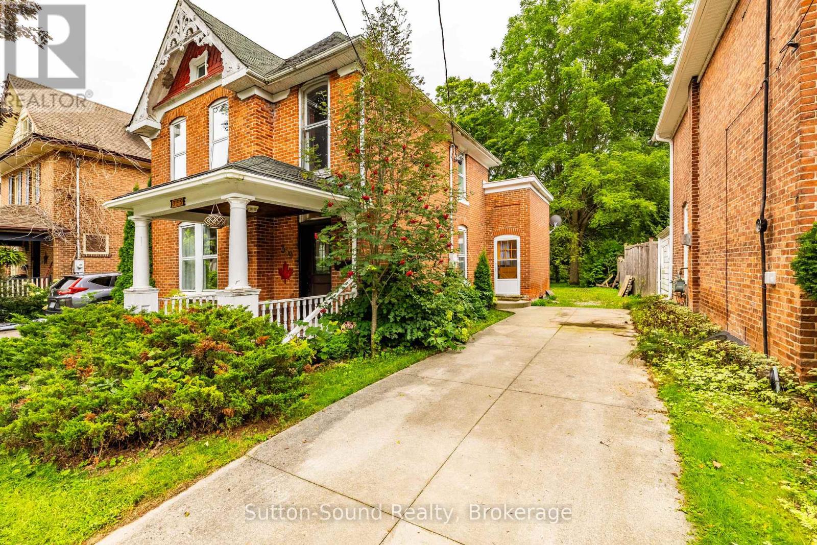 359 5th Street E Property Photo 27