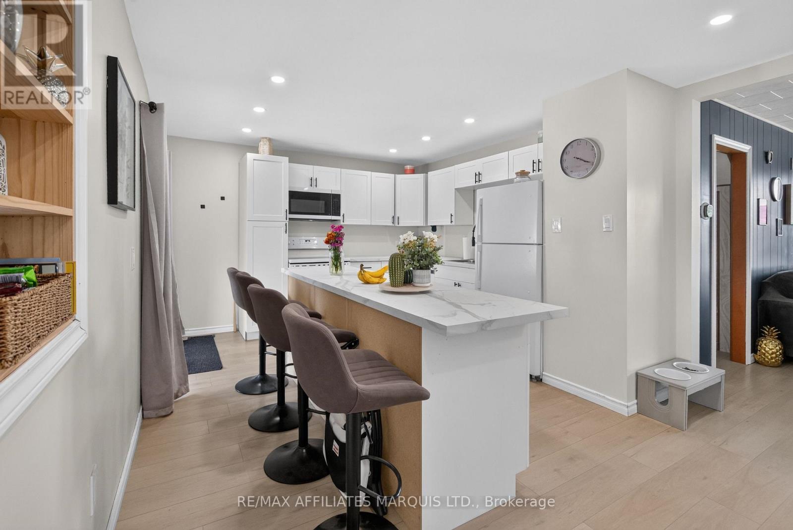 41 Eleventh Street E Property Photo 14