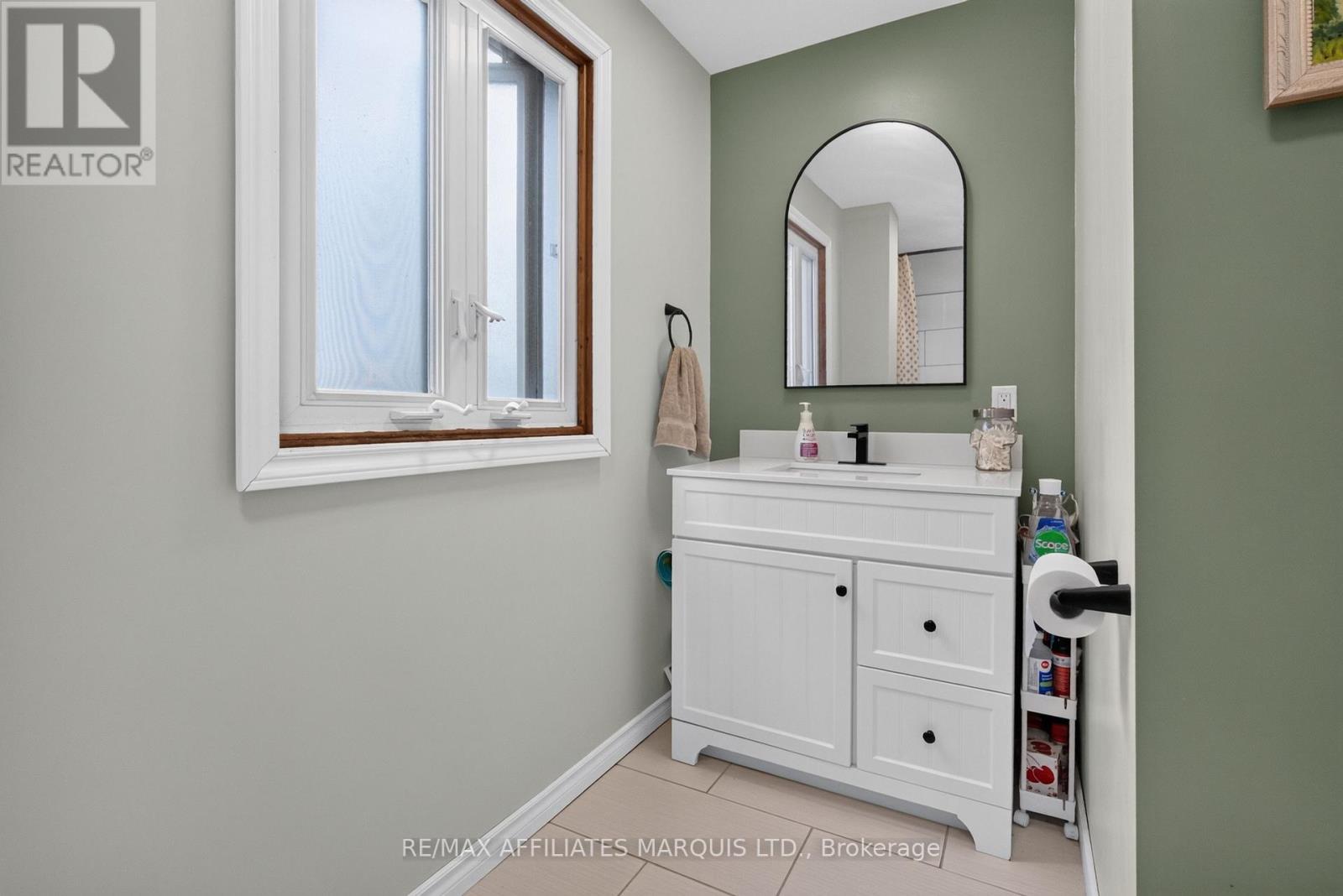 41 Eleventh Street E Property Photo 17