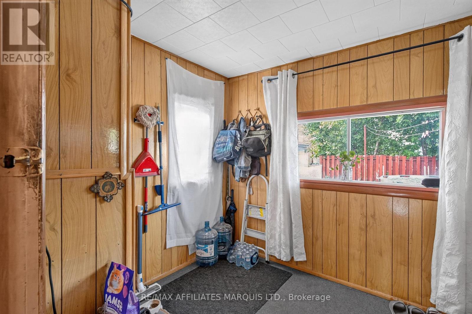 41 Eleventh Street E Property Photo 23