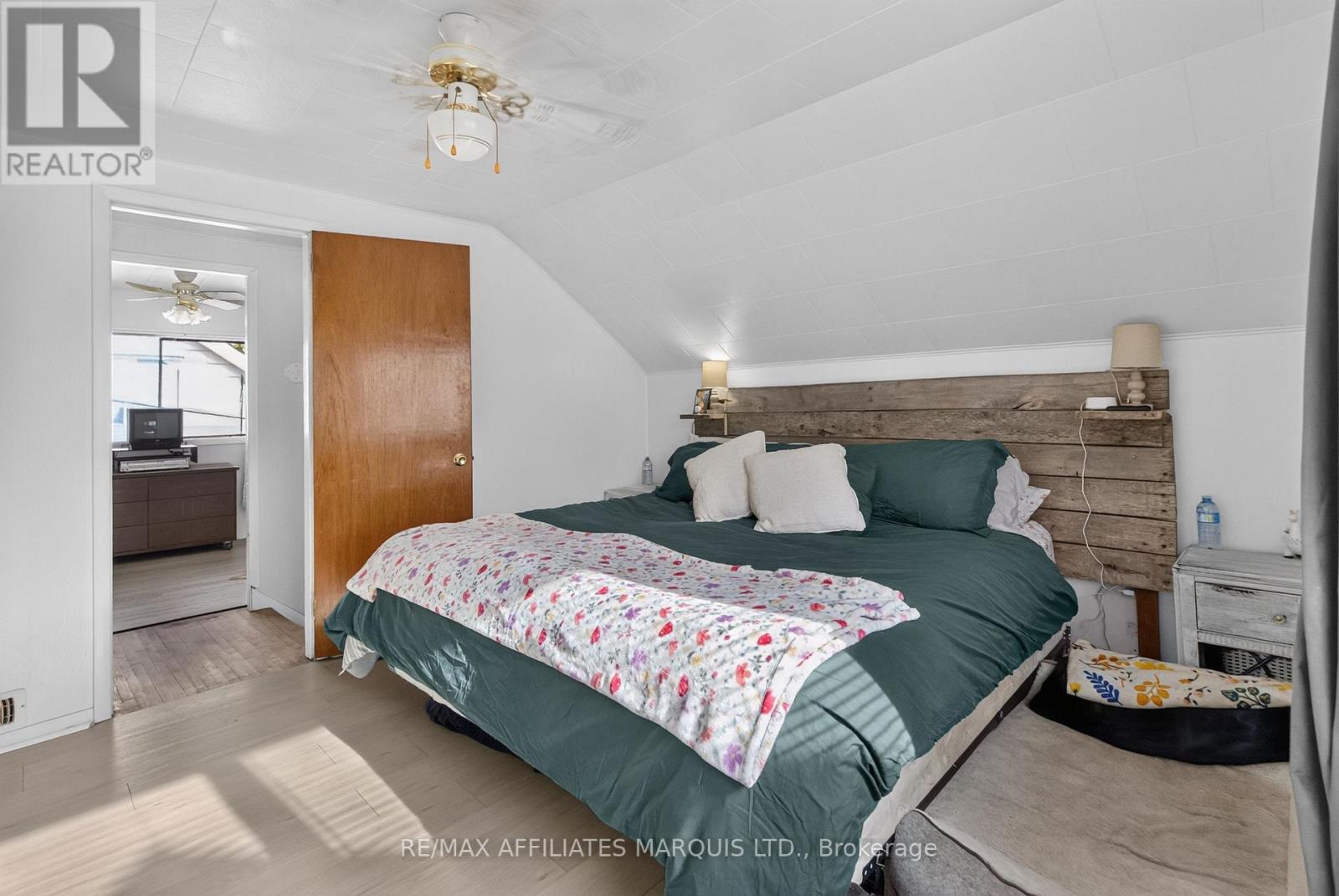 41 Eleventh Street E Property Photo 28