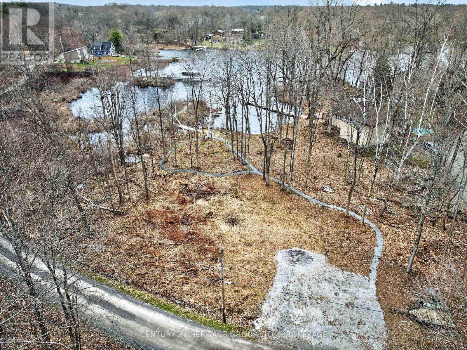 828 Thomas Road Property Photo 3