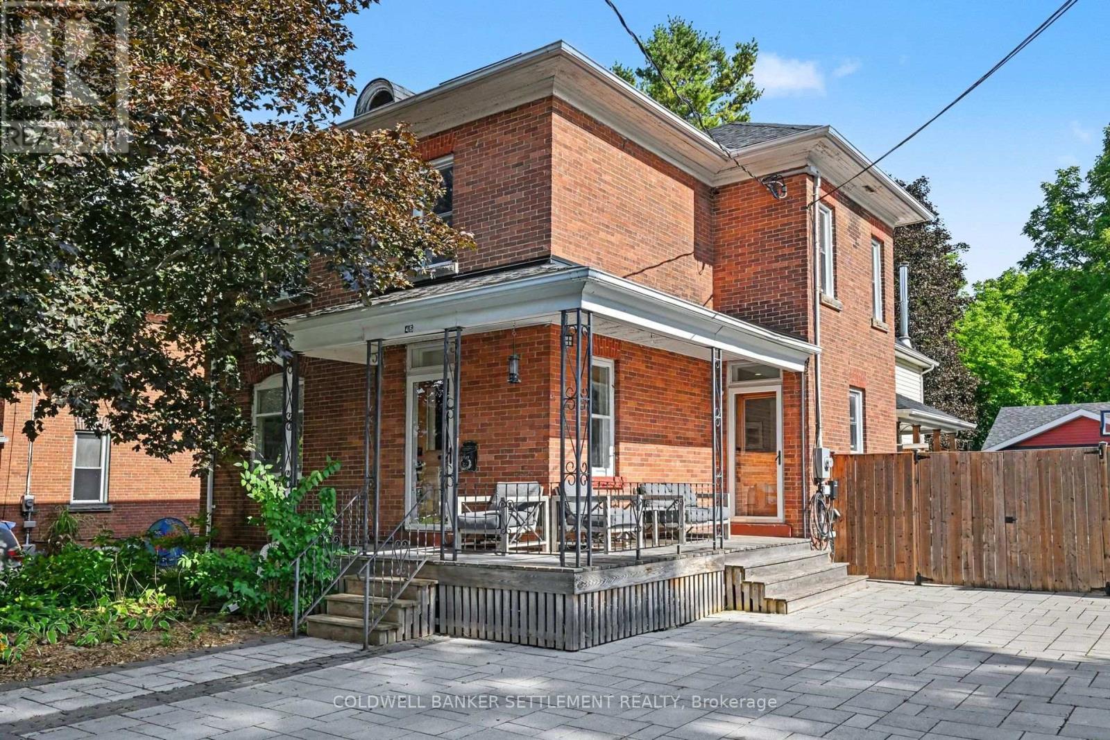 46 Brock Street S Property Photo 1