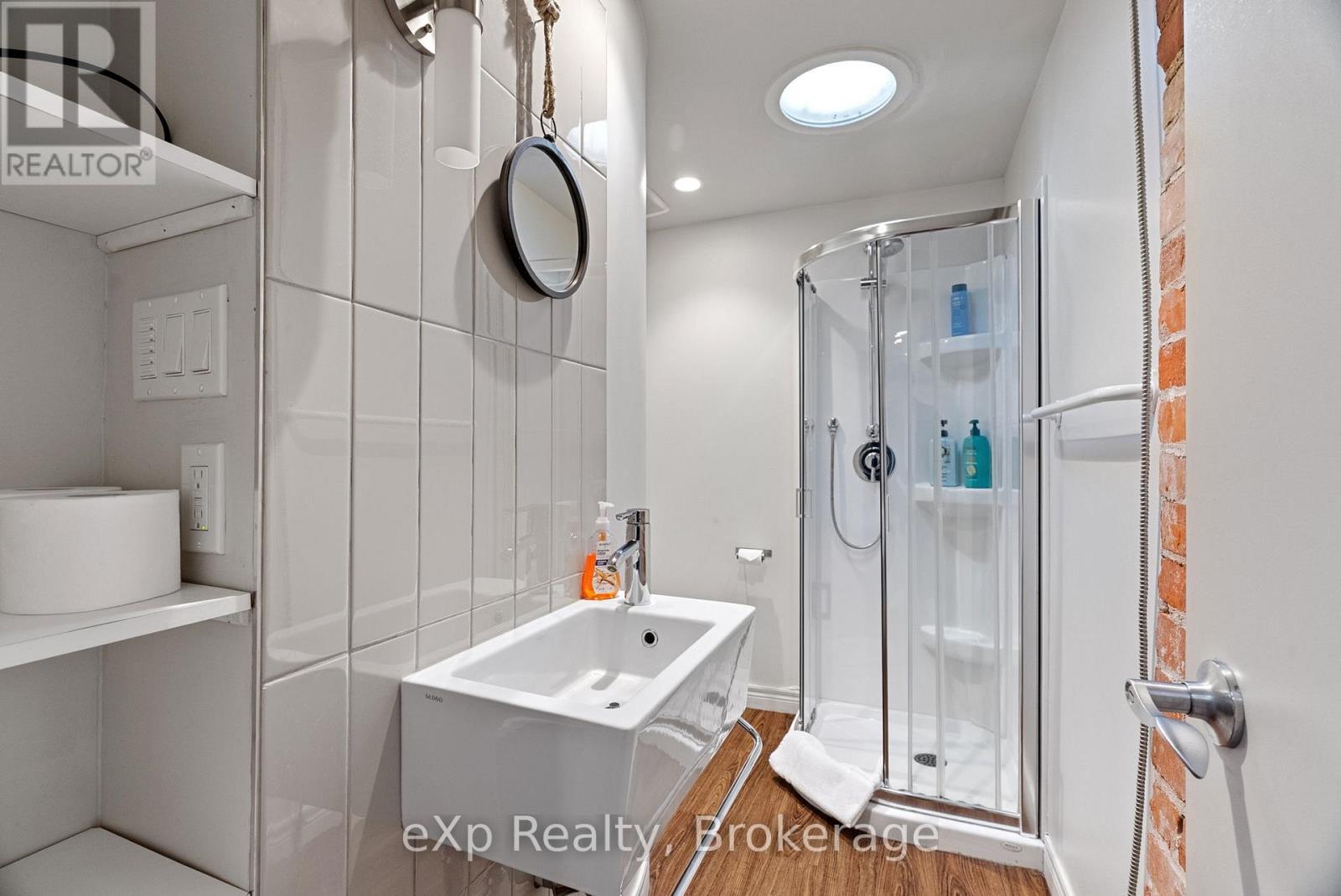 6 - 94 Wellington Street Property Photo 27