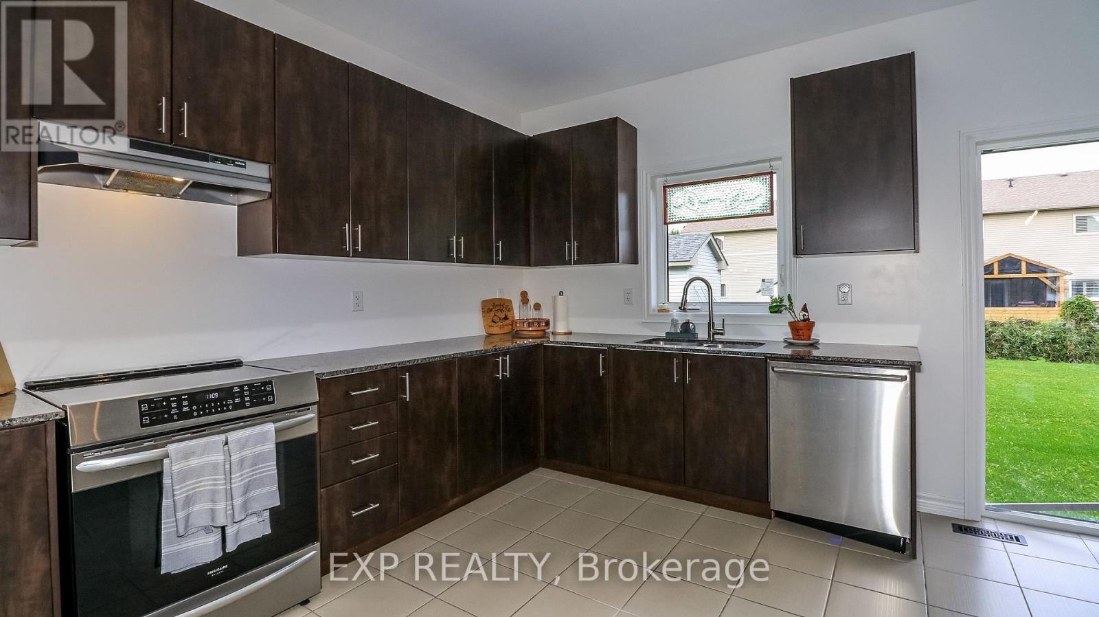 251 Ridley Crescent Property Photo 19