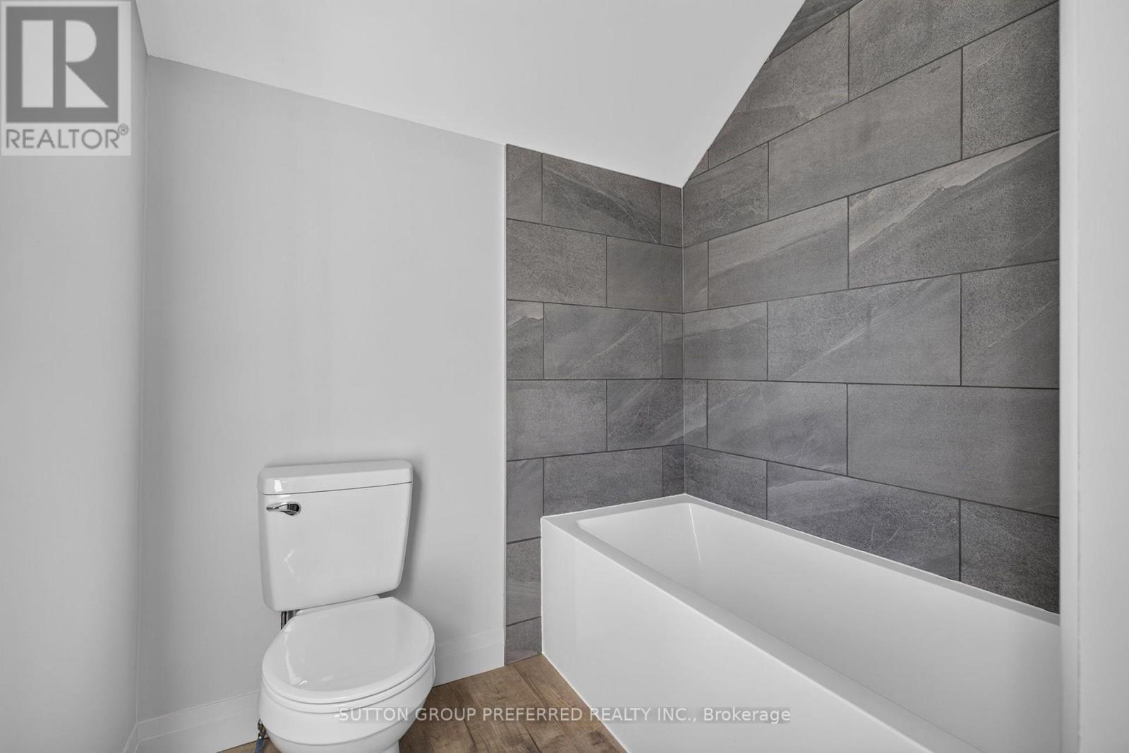 118 Delaware Street Property Photo 26
