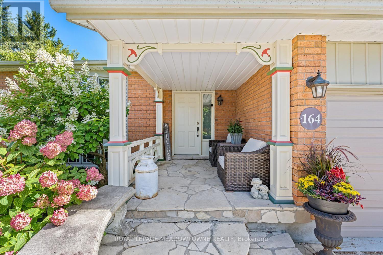 164 Henry Street Property Photo 6