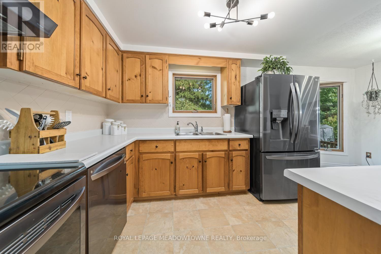 164 Henry Street Property Photo 15