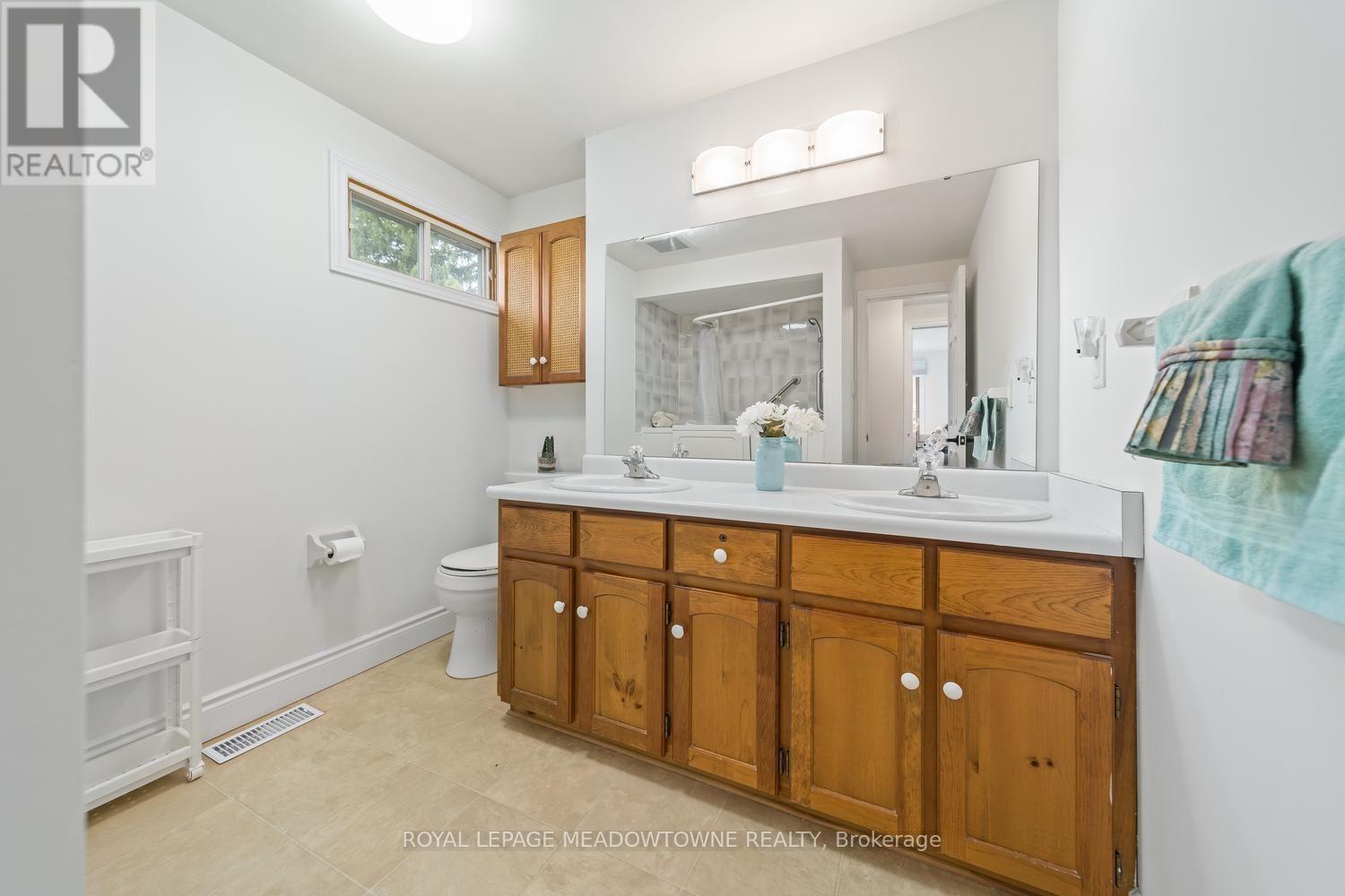 164 Henry Street Property Photo 31