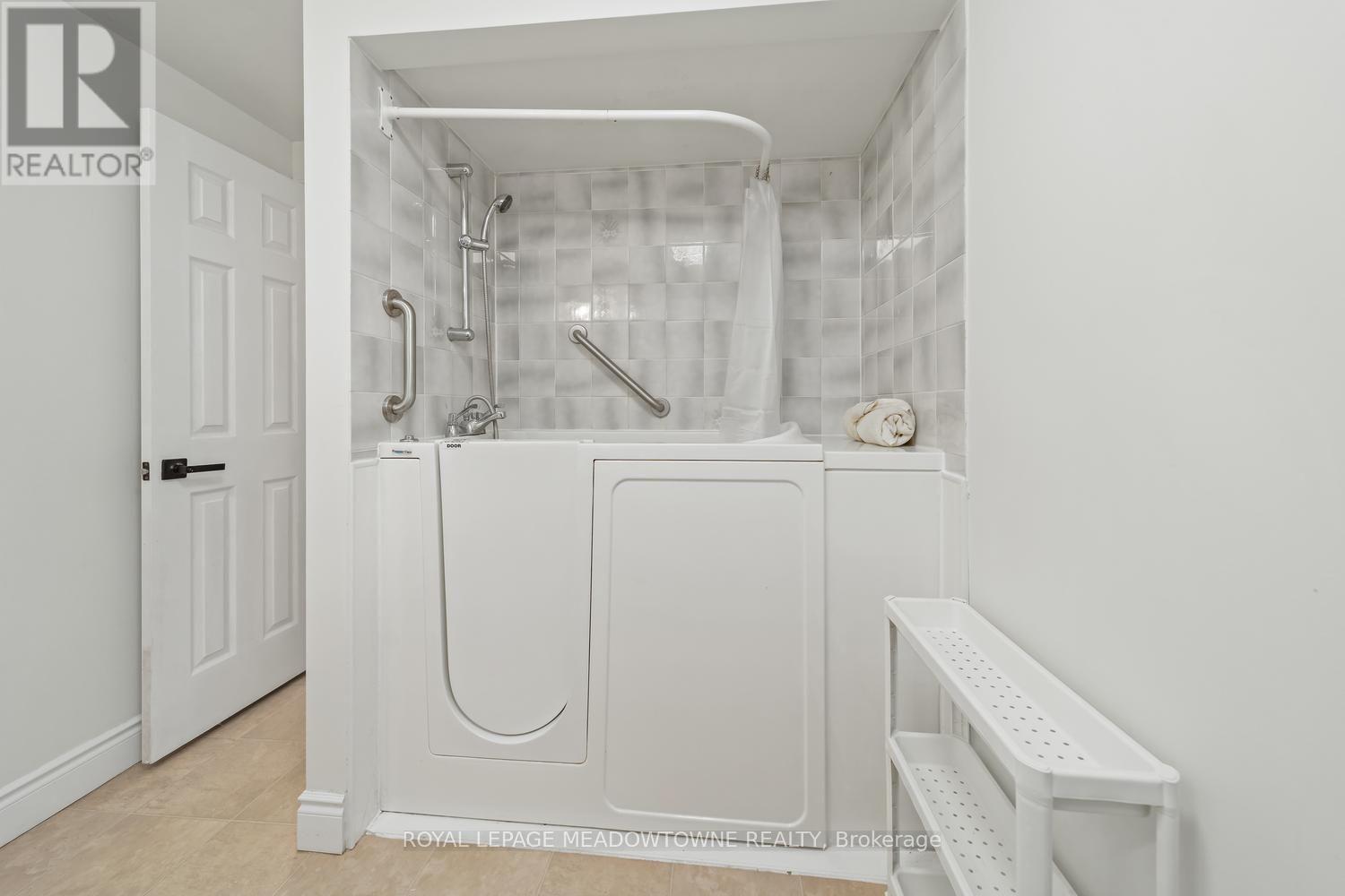 164 Henry Street Property Photo 32