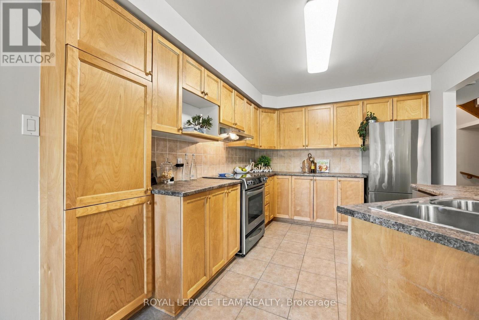 135 Gatespark Private Property Photo 11
