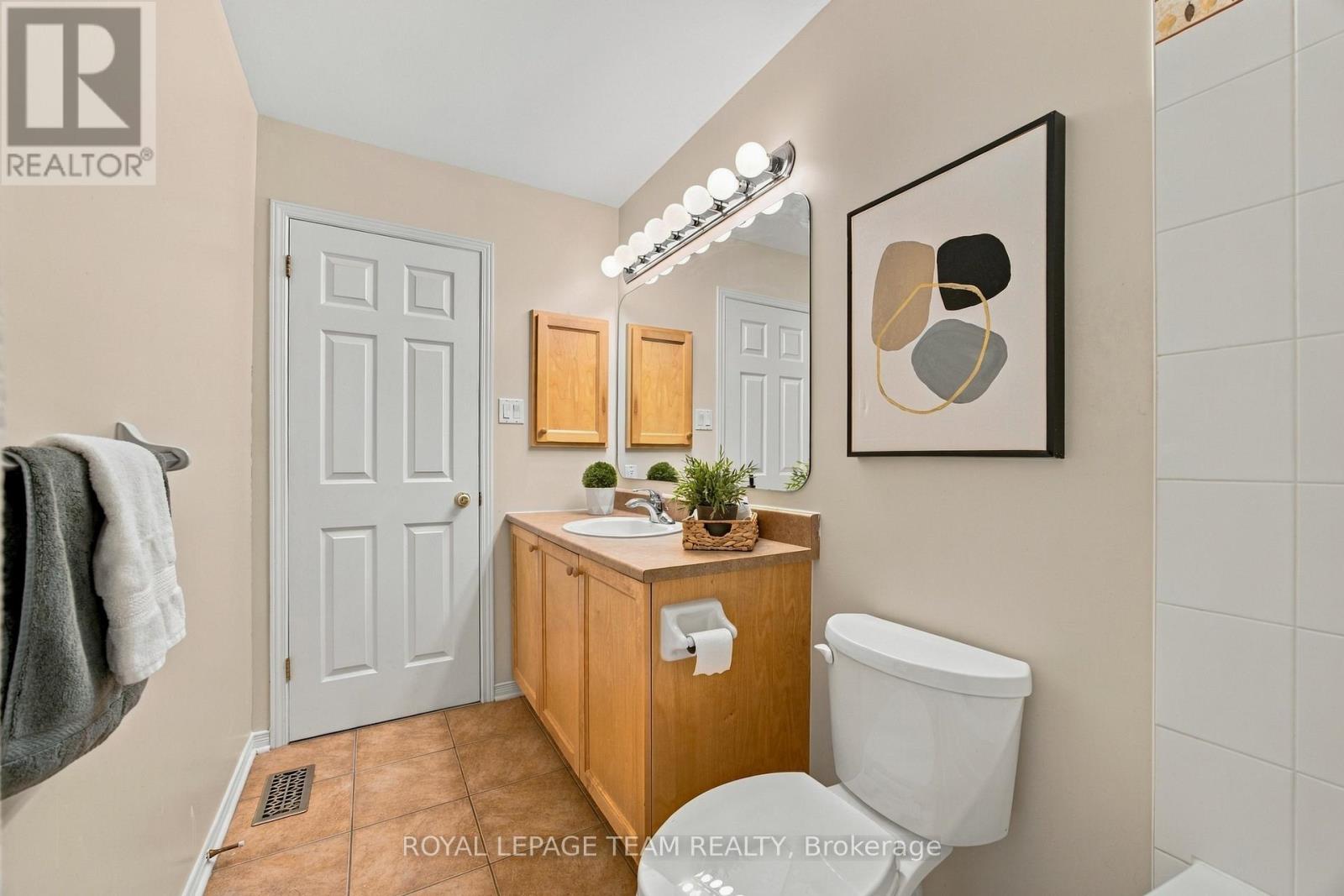 135 Gatespark Private Property Photo 29